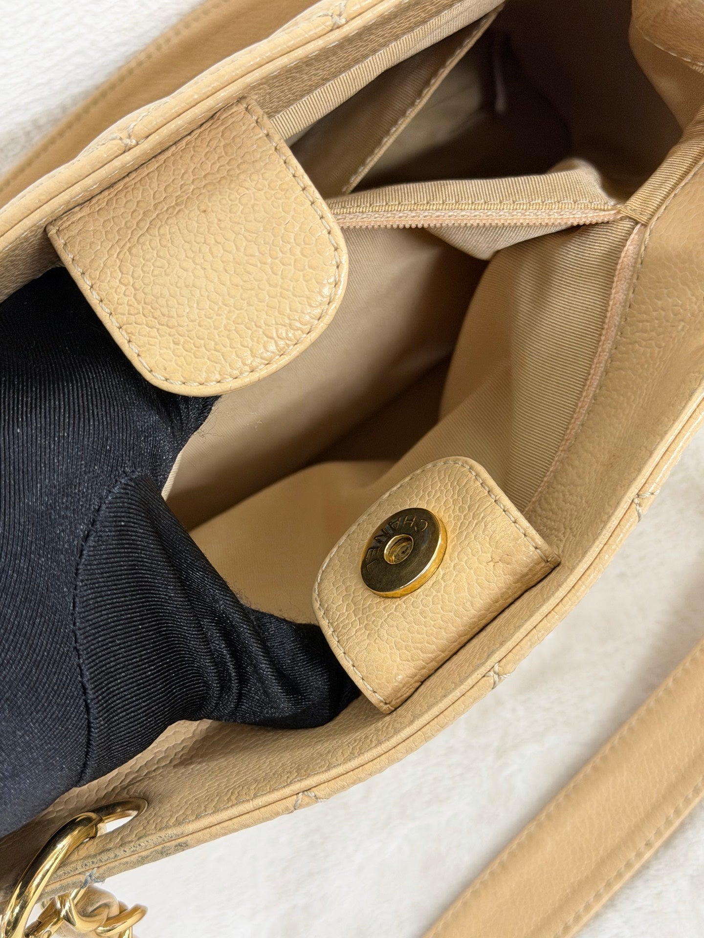 CHANEL GST Beige Double-C Totebag