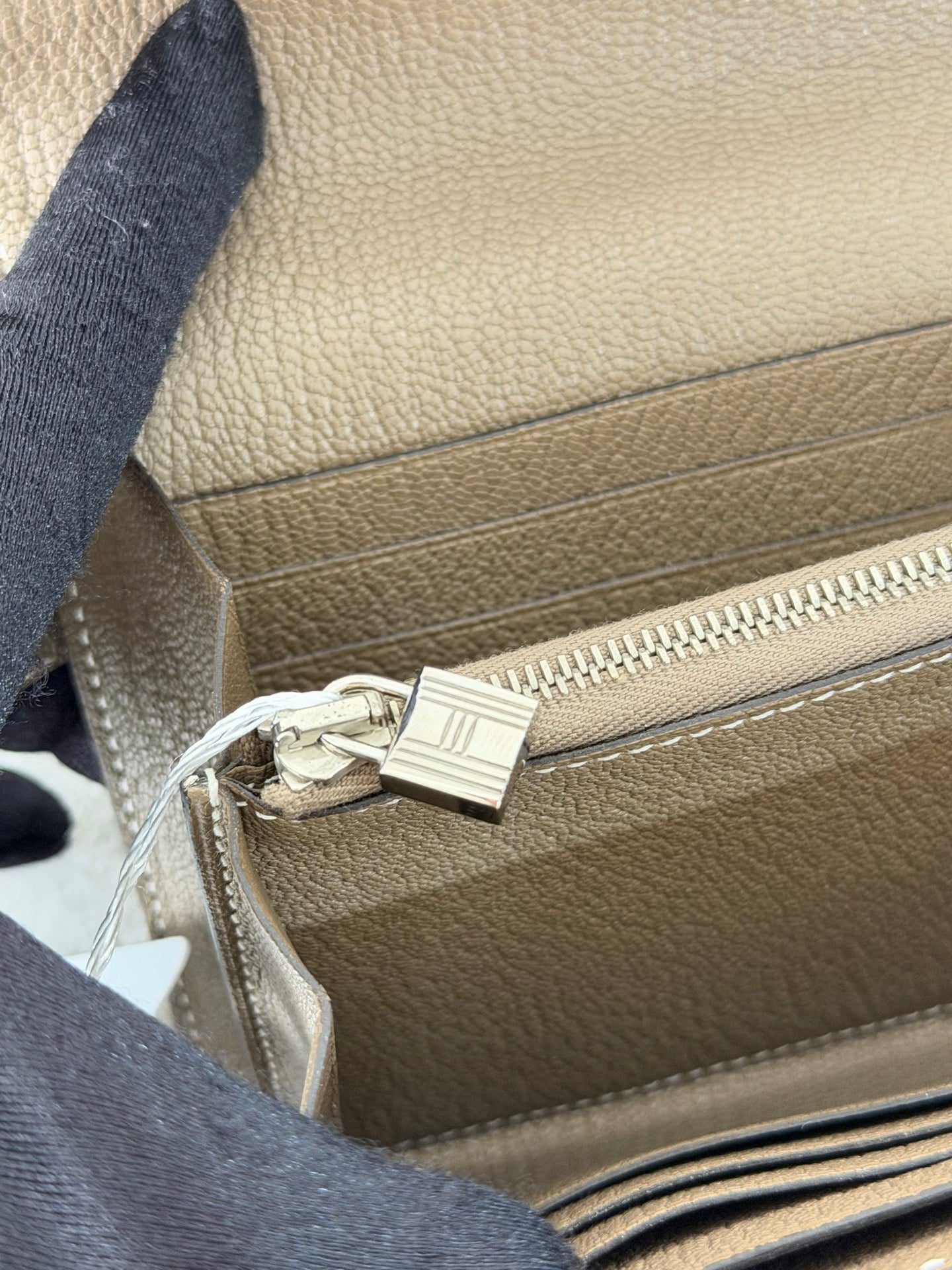 HERMES Kelly Genuine Bifold Wallet