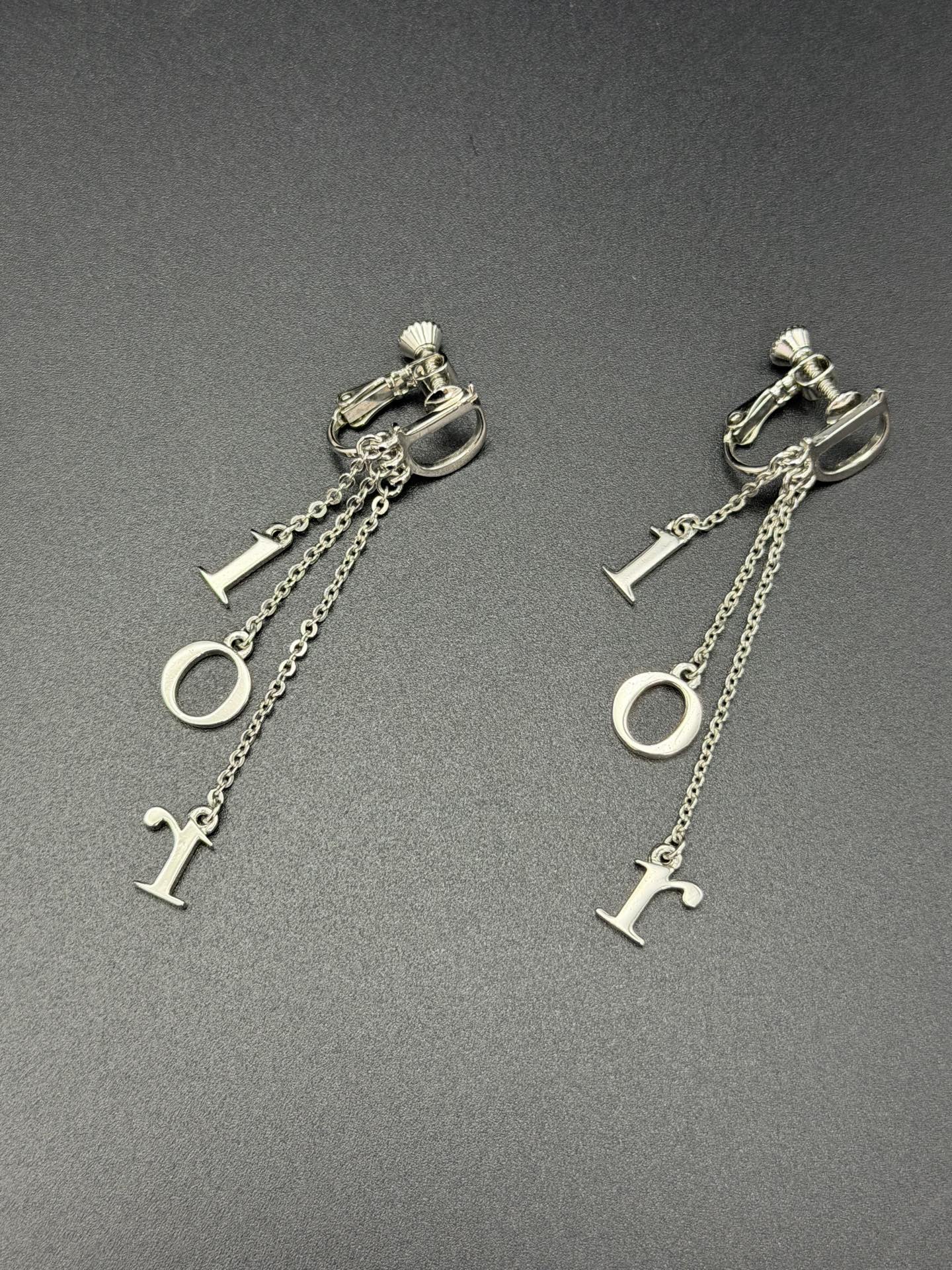DIOR Ear Clips Set