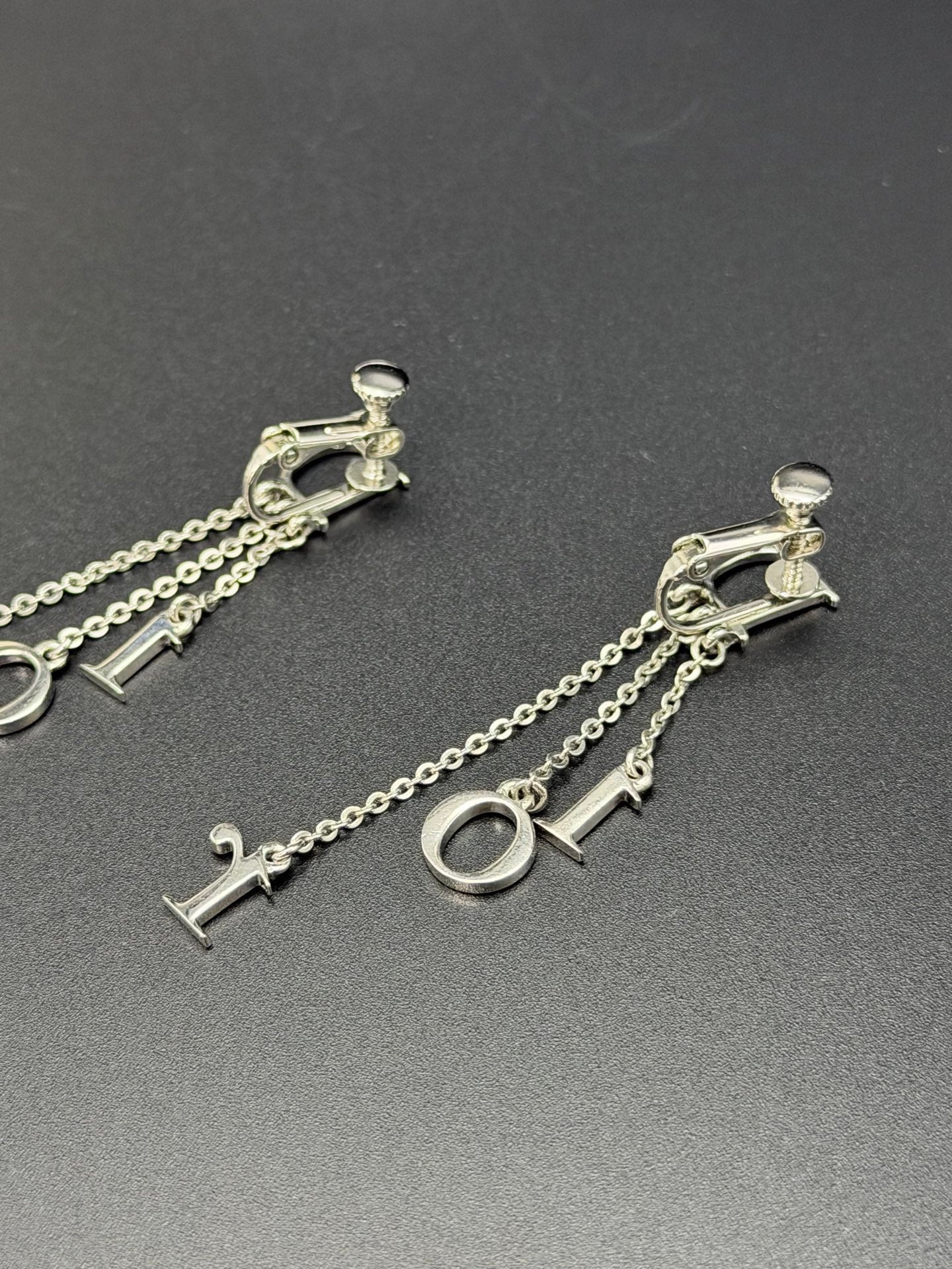 DIOR Ear Clips Set
