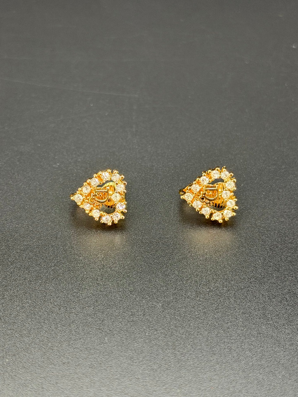 DIOR Heart-shaped Ear Clips