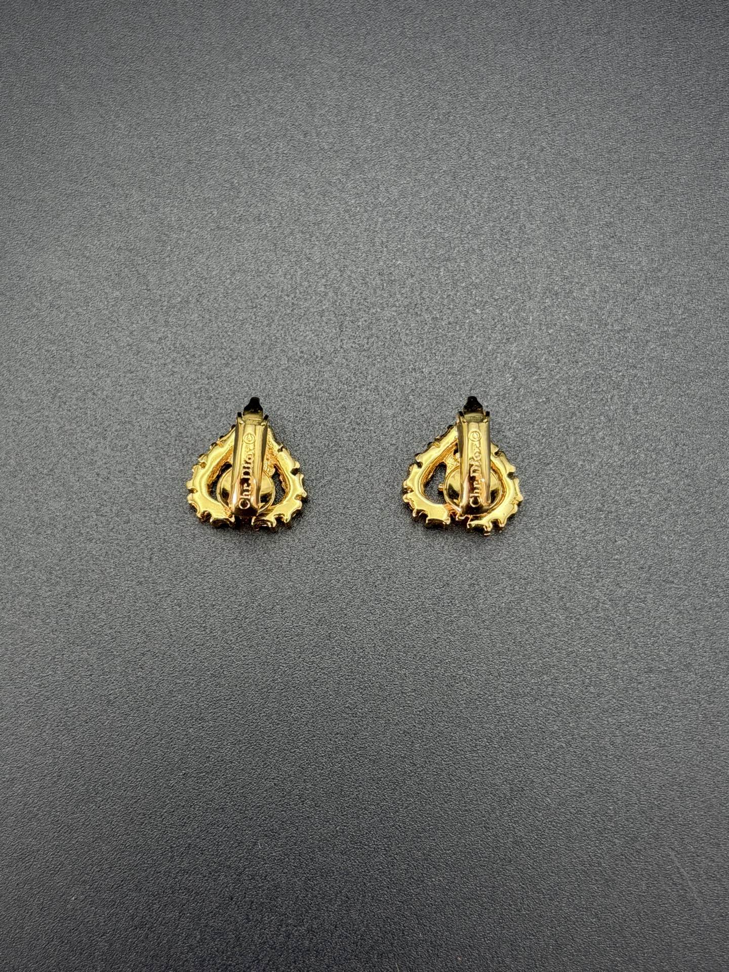 DIOR Heart-shaped Ear Clips