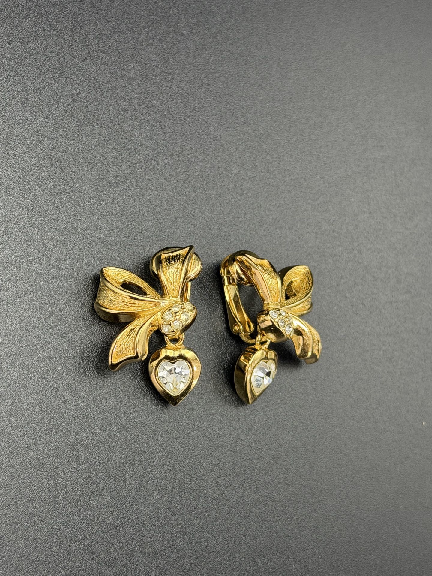 CHRISTIAN DIOR Ribbon Ear Clips