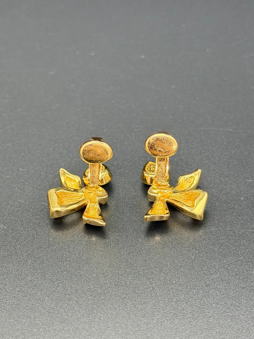 CHRISTIAN DIOR Ribbon Ear Clips