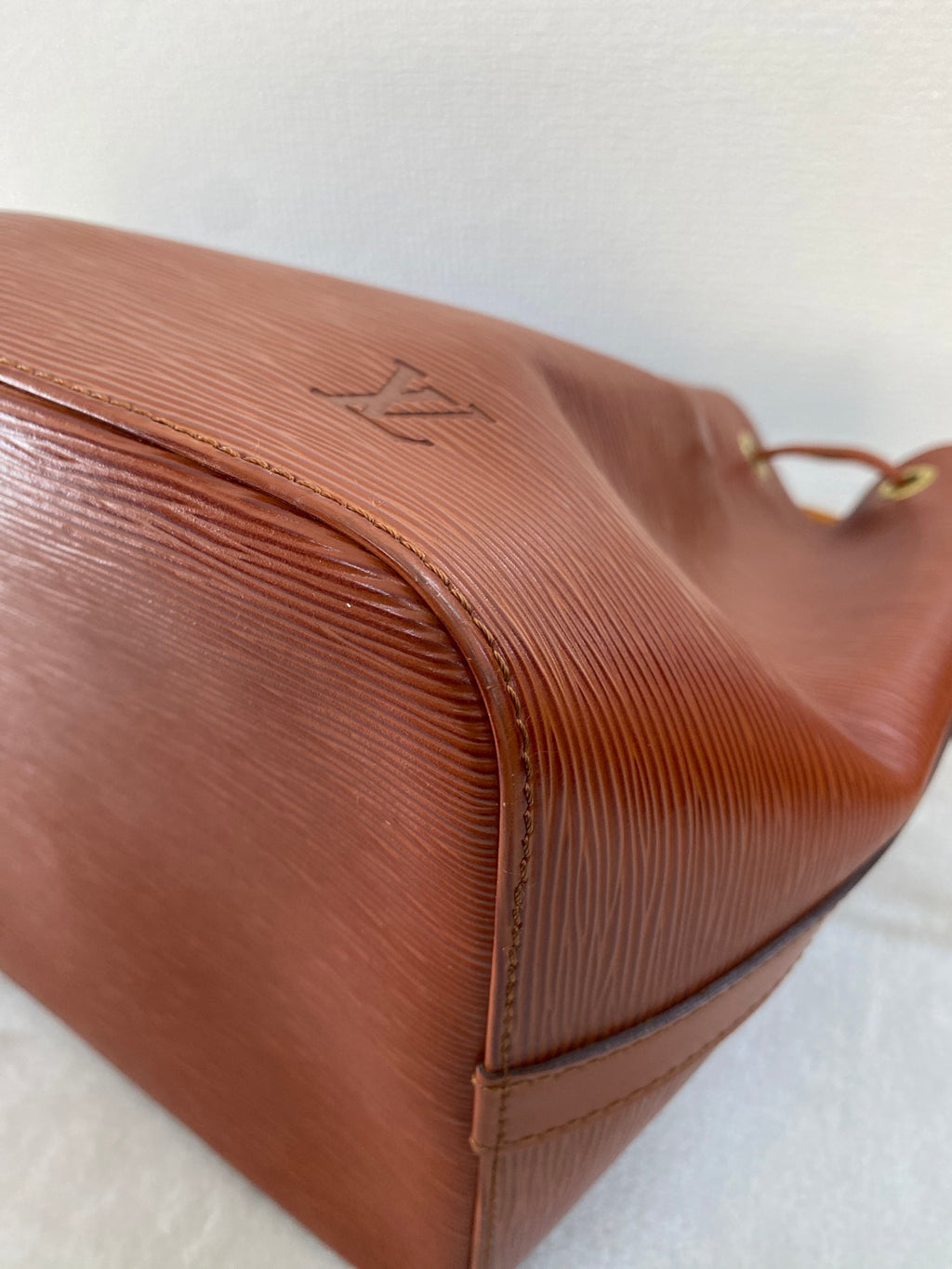 LOUIS VUITTON Epi Noe Bucket Shoulderbag