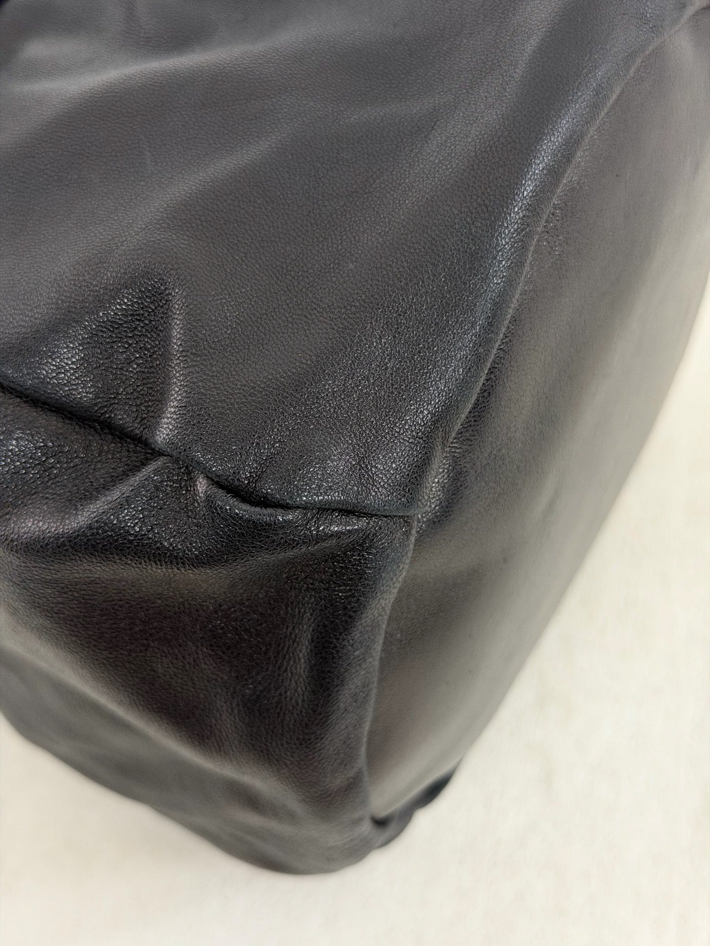CHANEL Lambksin Bucketbag