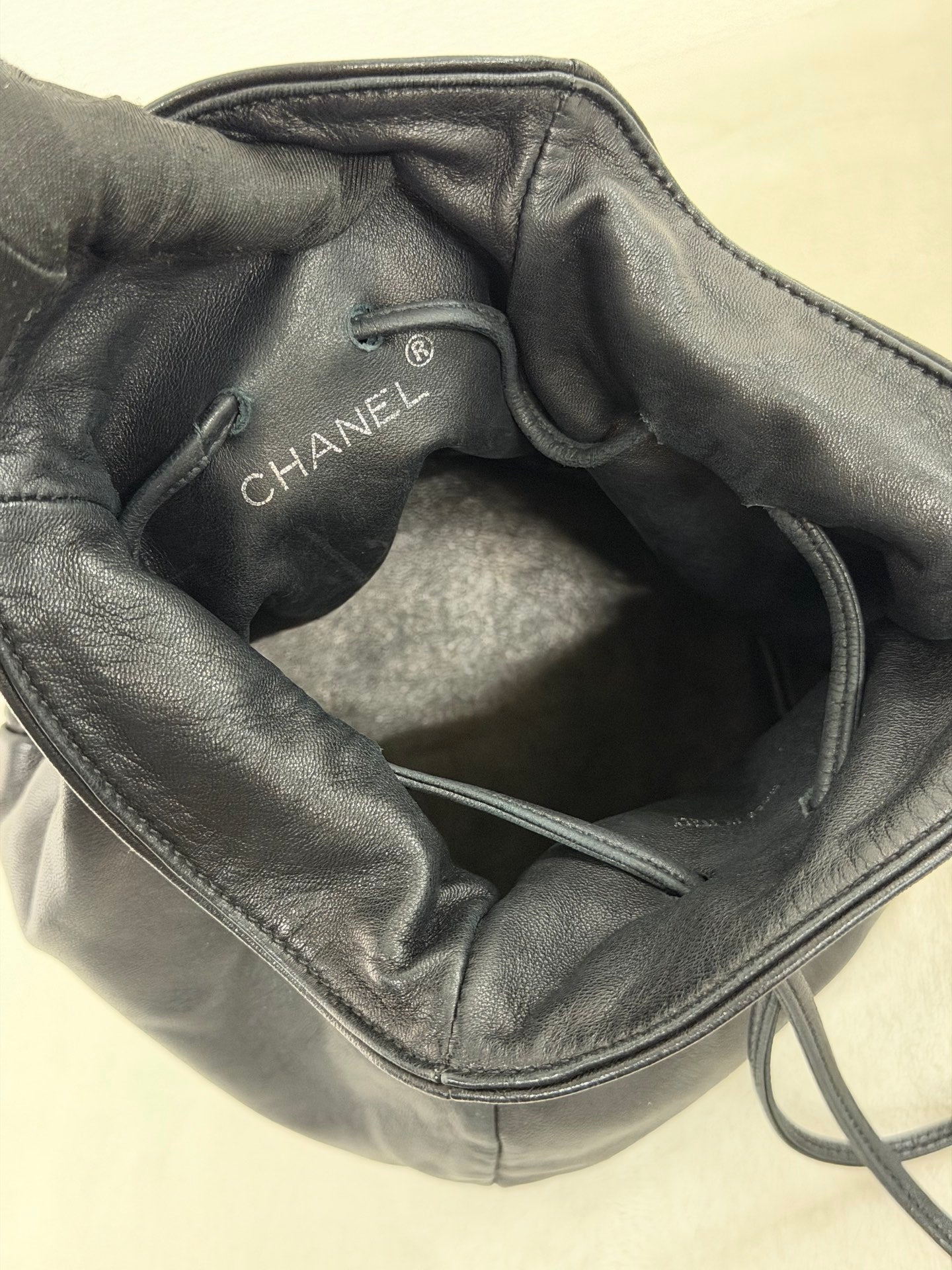 CHANEL Lambksin Bucketbag