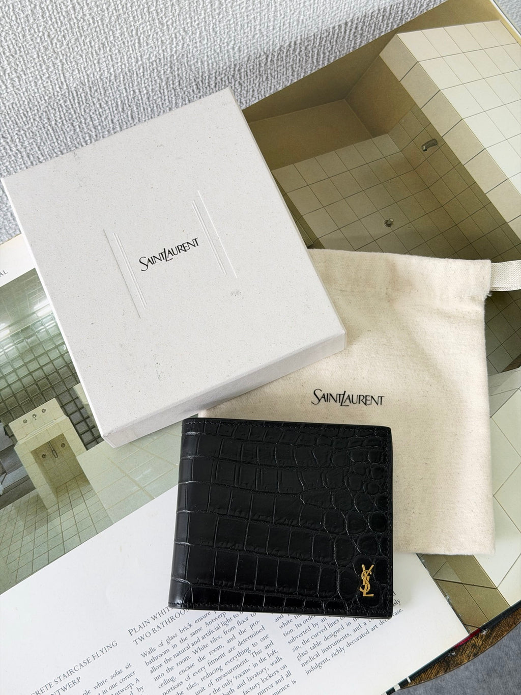 Yve Saint Luarent Corcodile pattern Bifold Wallet