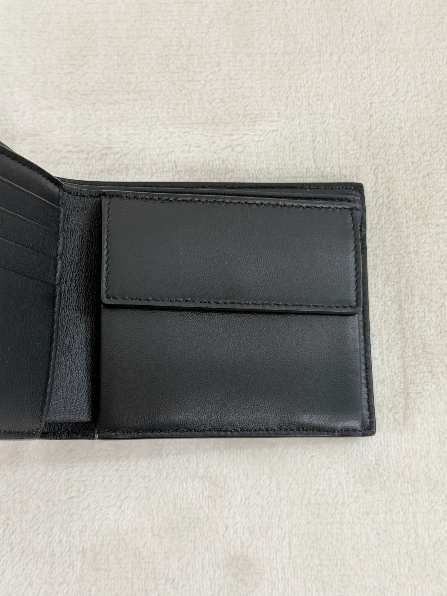 Yve Saint Luarent Corcodile pattern Bifold Wallet