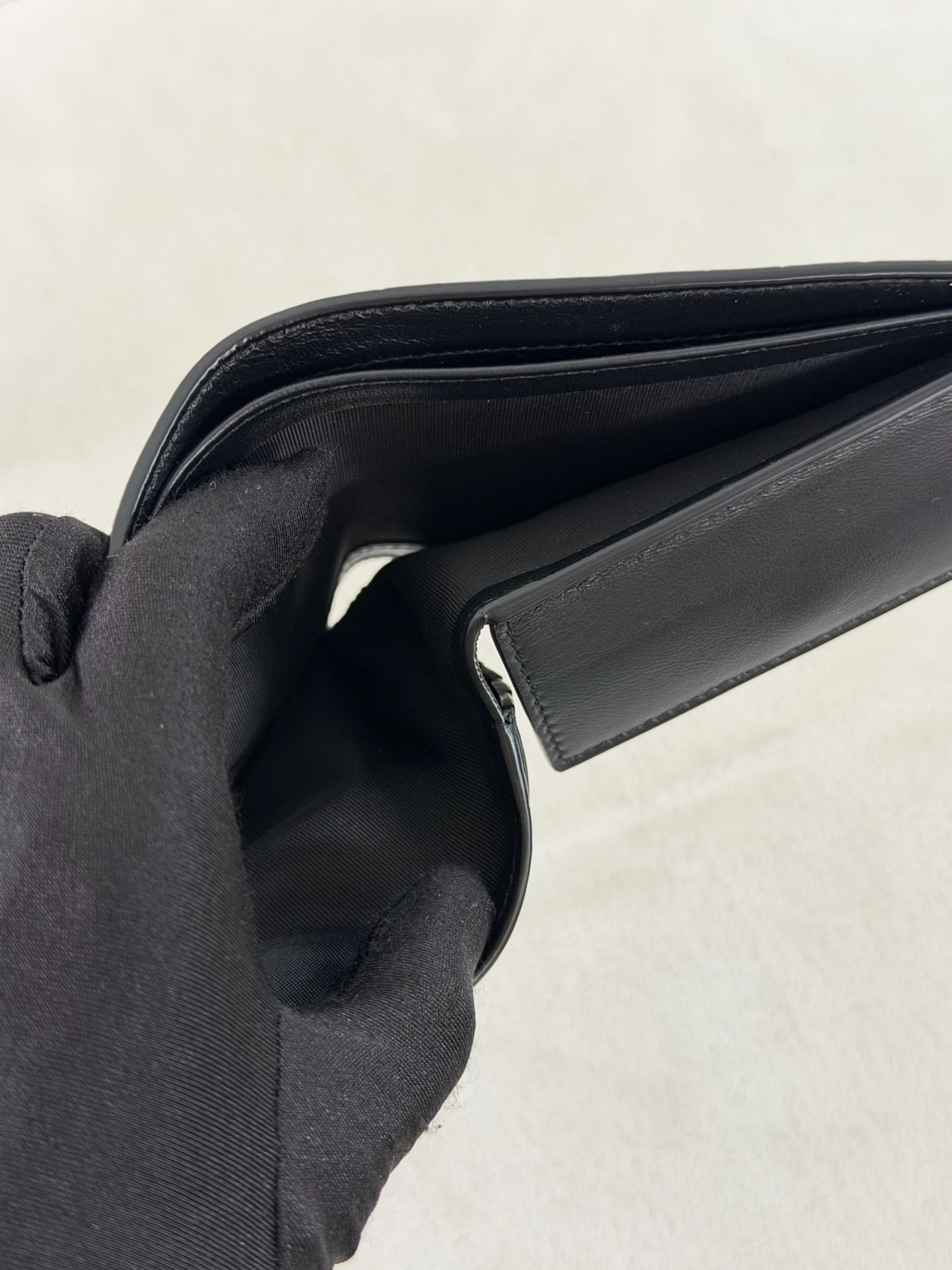Yve Saint Luarent Corcodile pattern Bifold Wallet