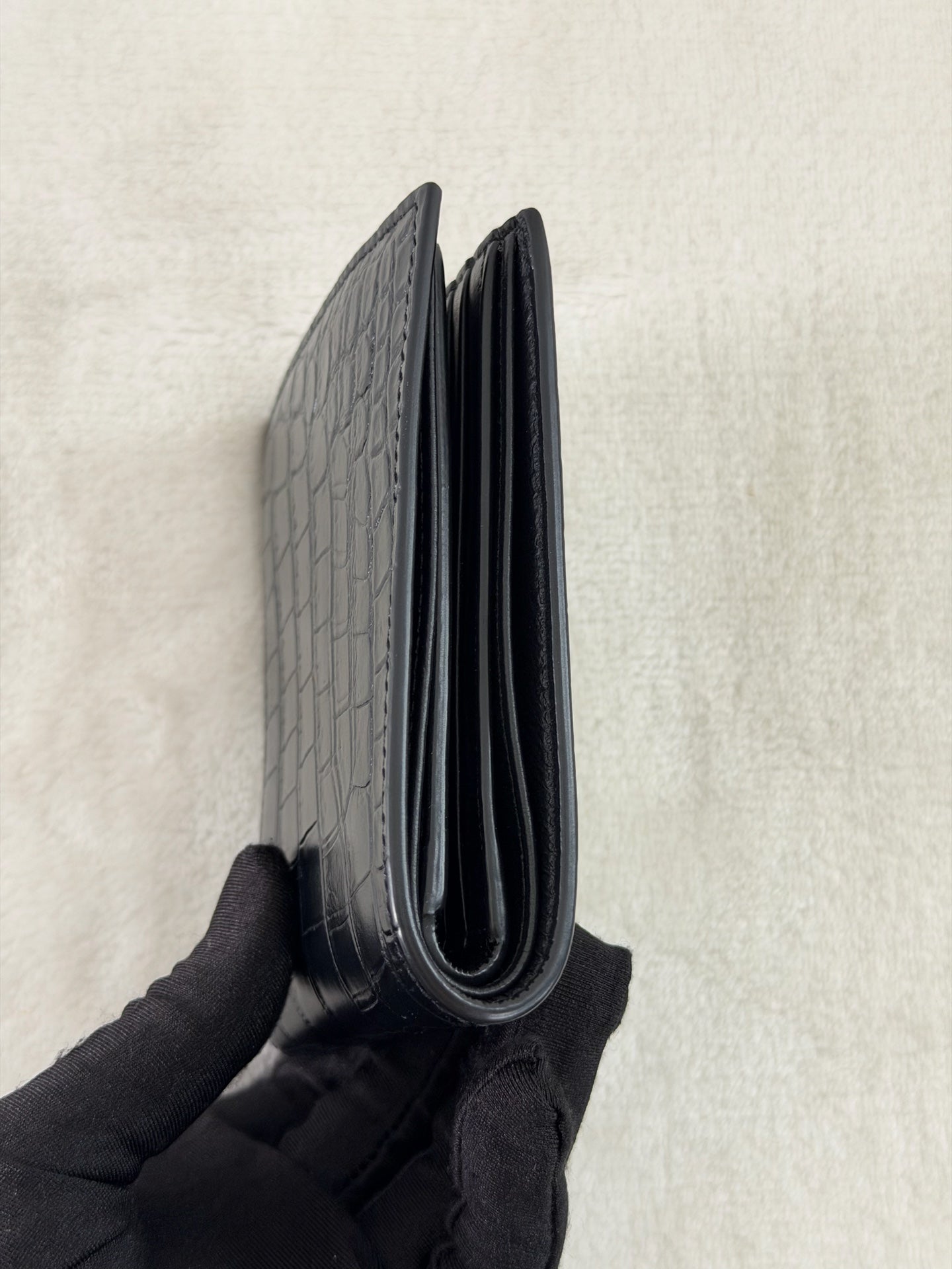 Yve Saint Luarent Corcodile pattern Bifold Wallet
