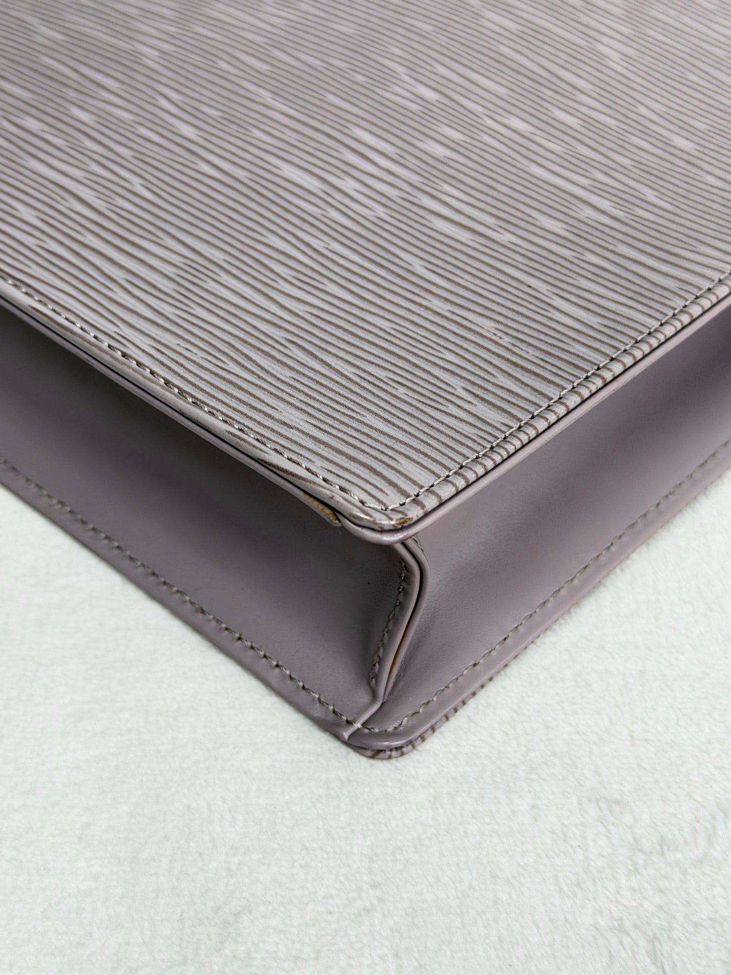 LOUIS VUITTON Epi Violet Shoulderbag