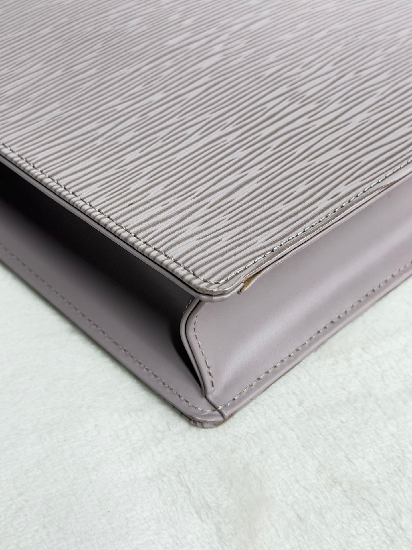 LOUIS VUITTON Epi Violet Shoulderbag