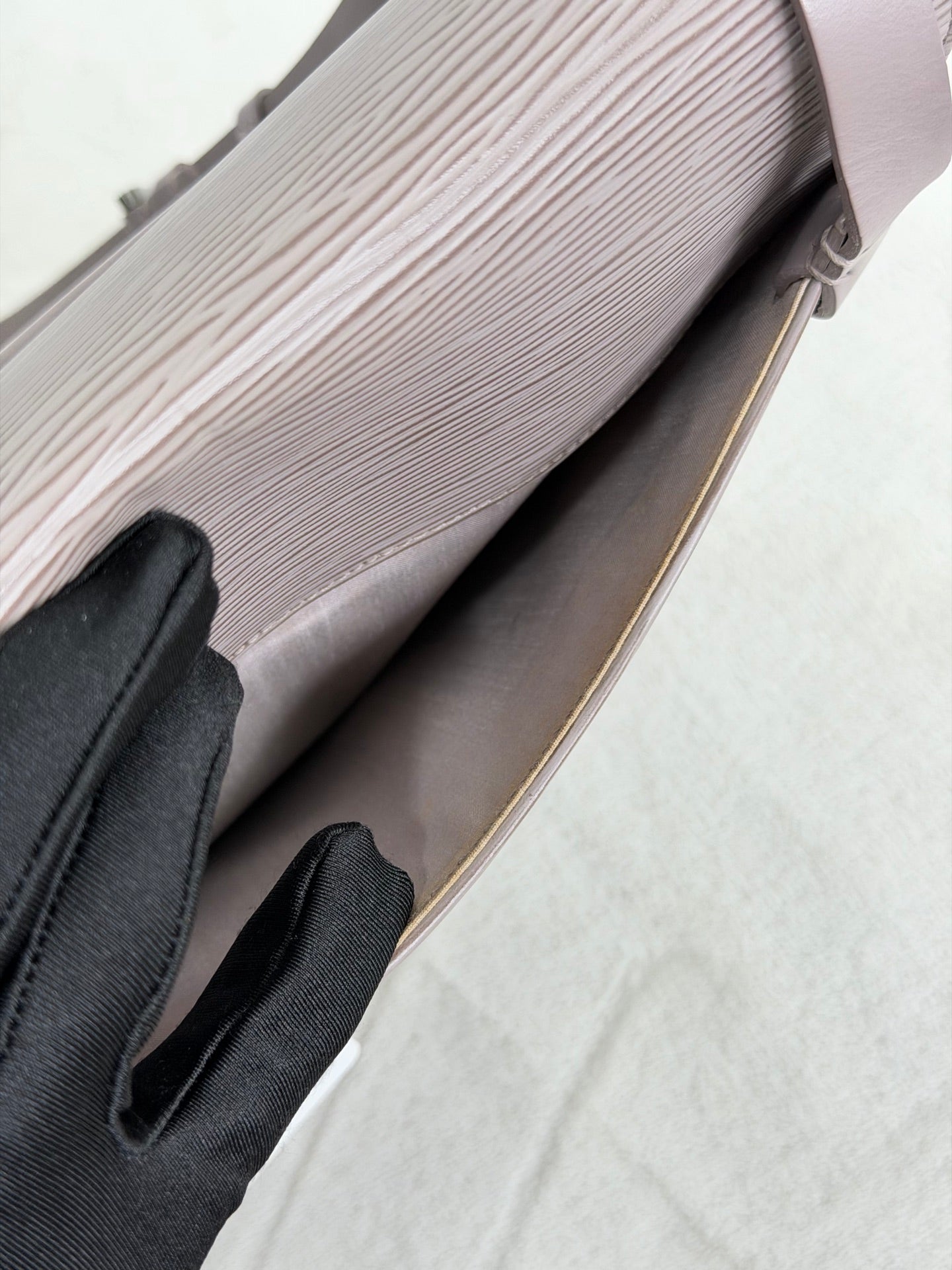 LOUIS VUITTON Epi Violet Shoulderbag