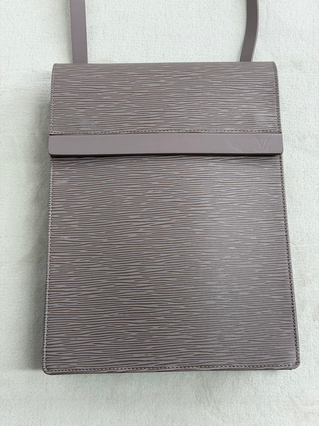 LOUIS VUITTON Epi Violet Shoulderbag