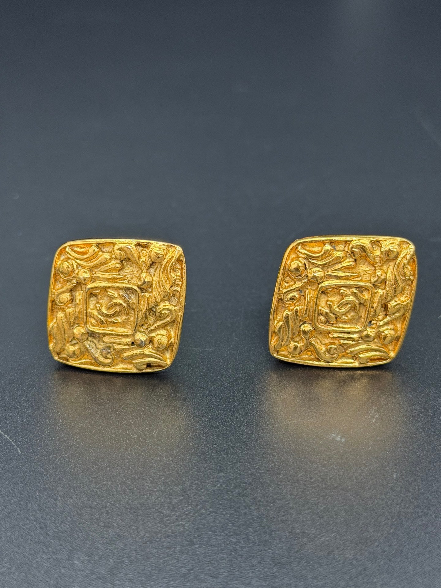 CHRISTIAN DIOR  Engraving Earring Clip