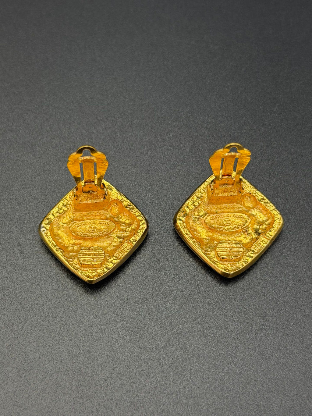 CHRISTIAN DIOR  Engraving Earring Clip
