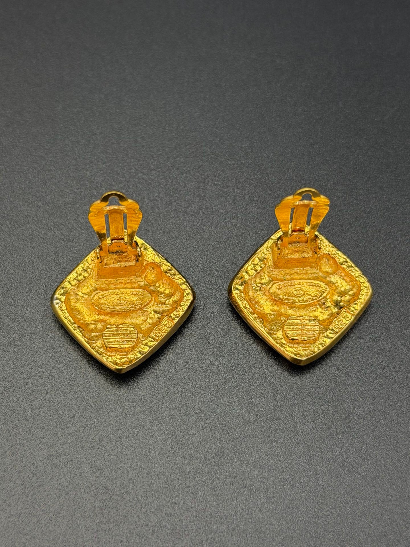 CHRISTIAN DIOR  Engraving Earring Clip