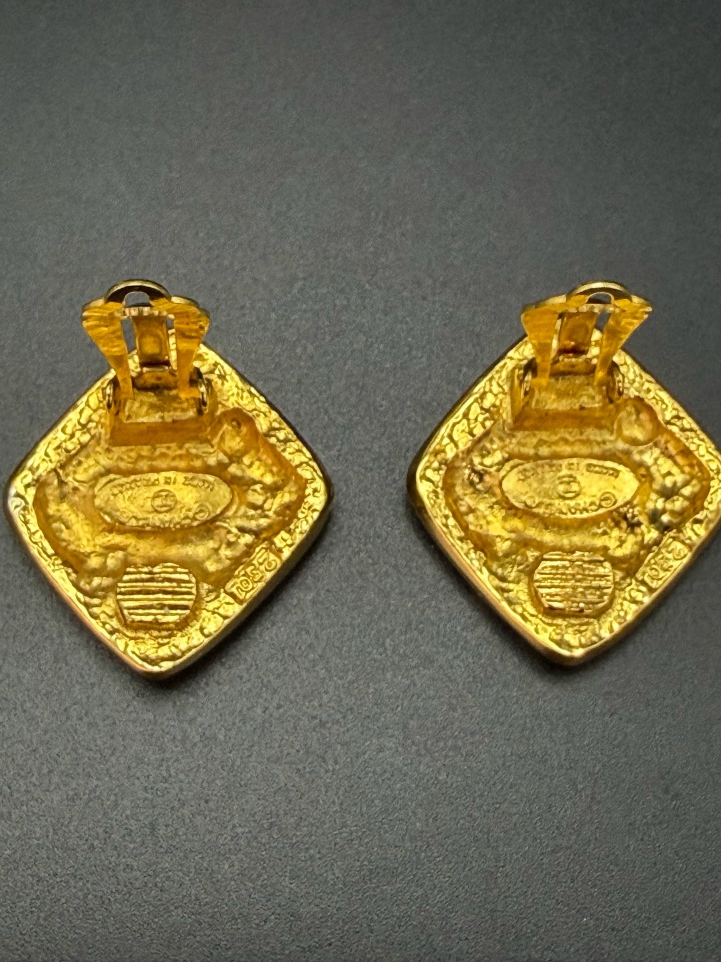 CHRISTIAN DIOR  Engraving Earring Clip