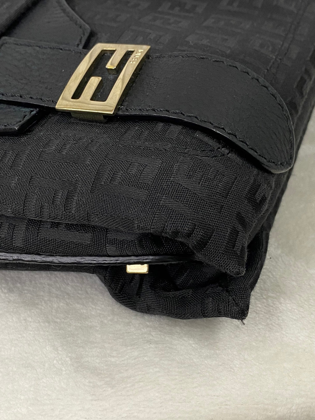 FENDI Massenger Flap Shoulderbag