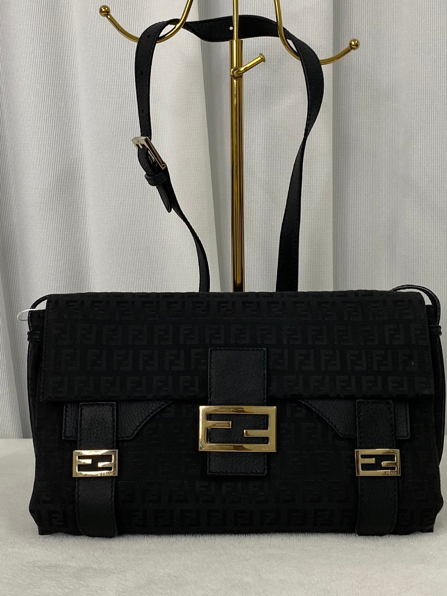 FENDI Massenger Flap Shoulderbag