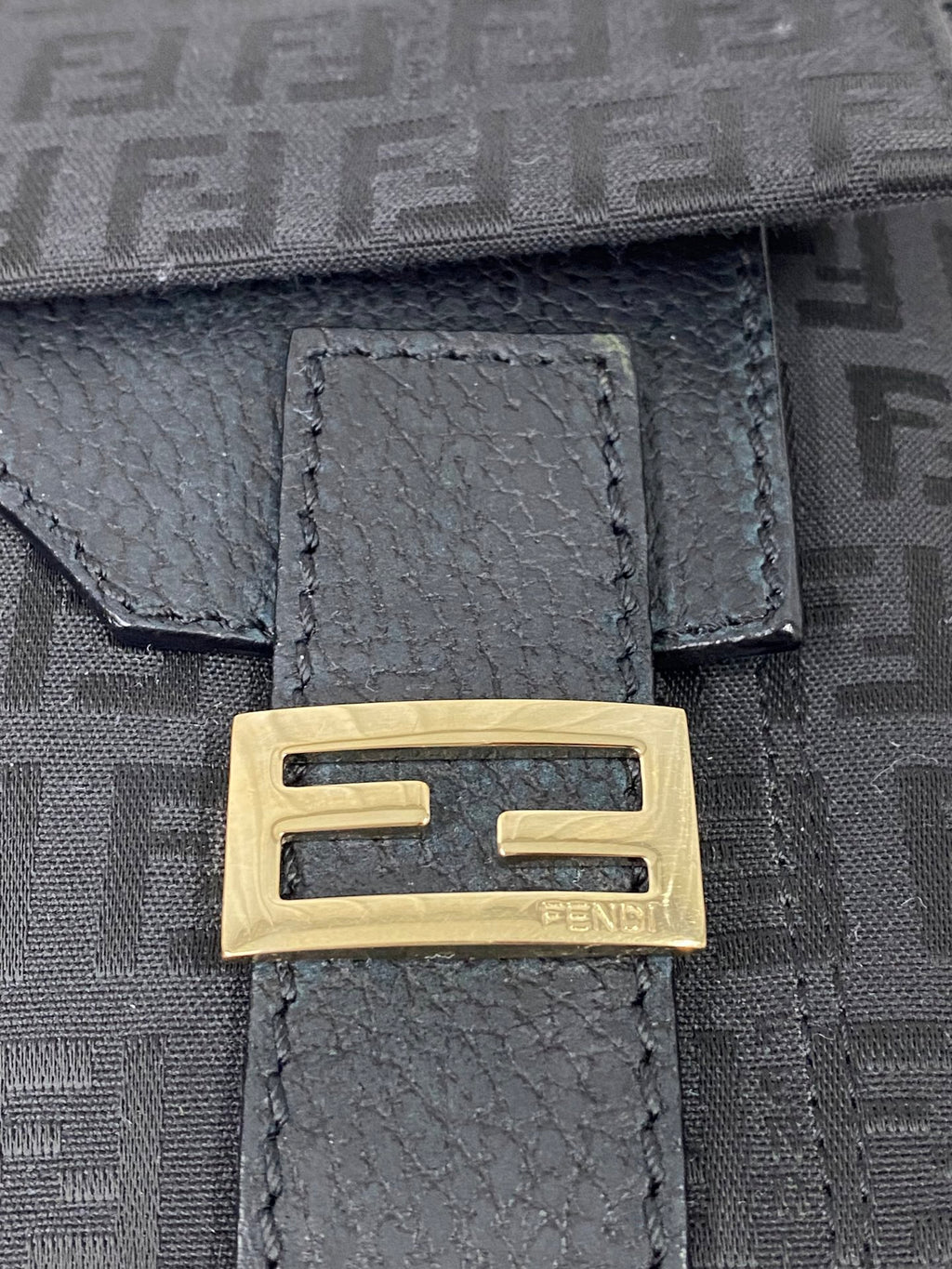 FENDI Massenger Flap Shoulderbag