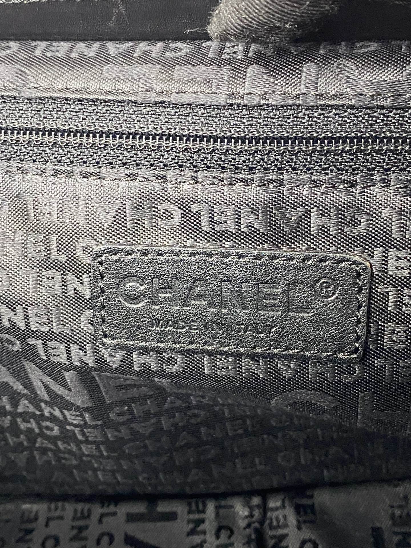 CHANEL Quilted Chainbag