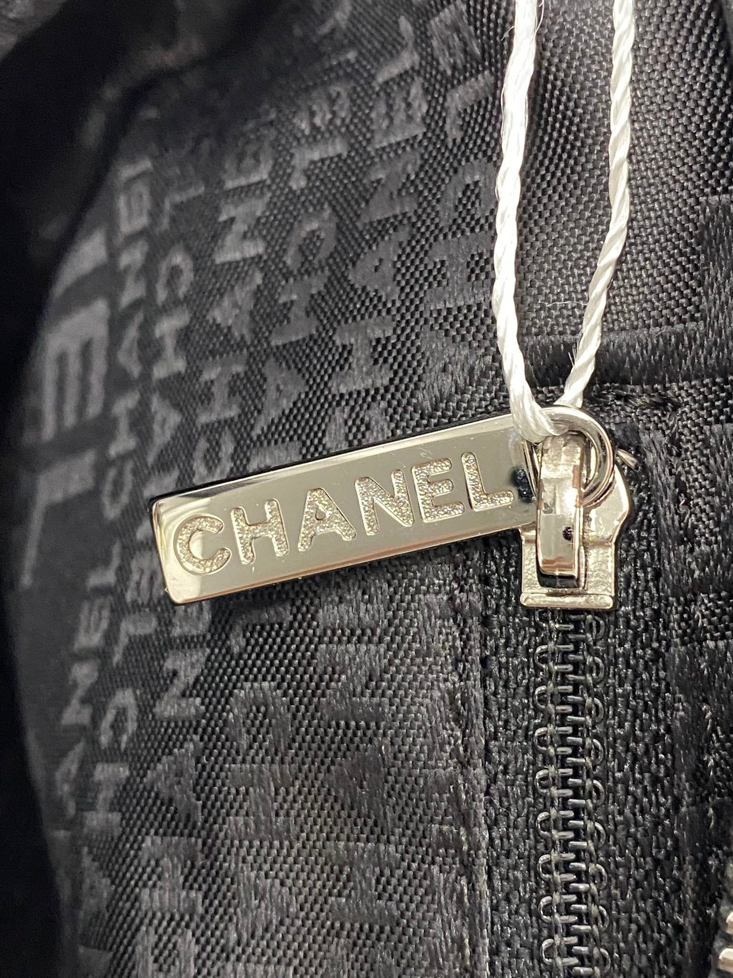 CHANEL Quilted Chainbag