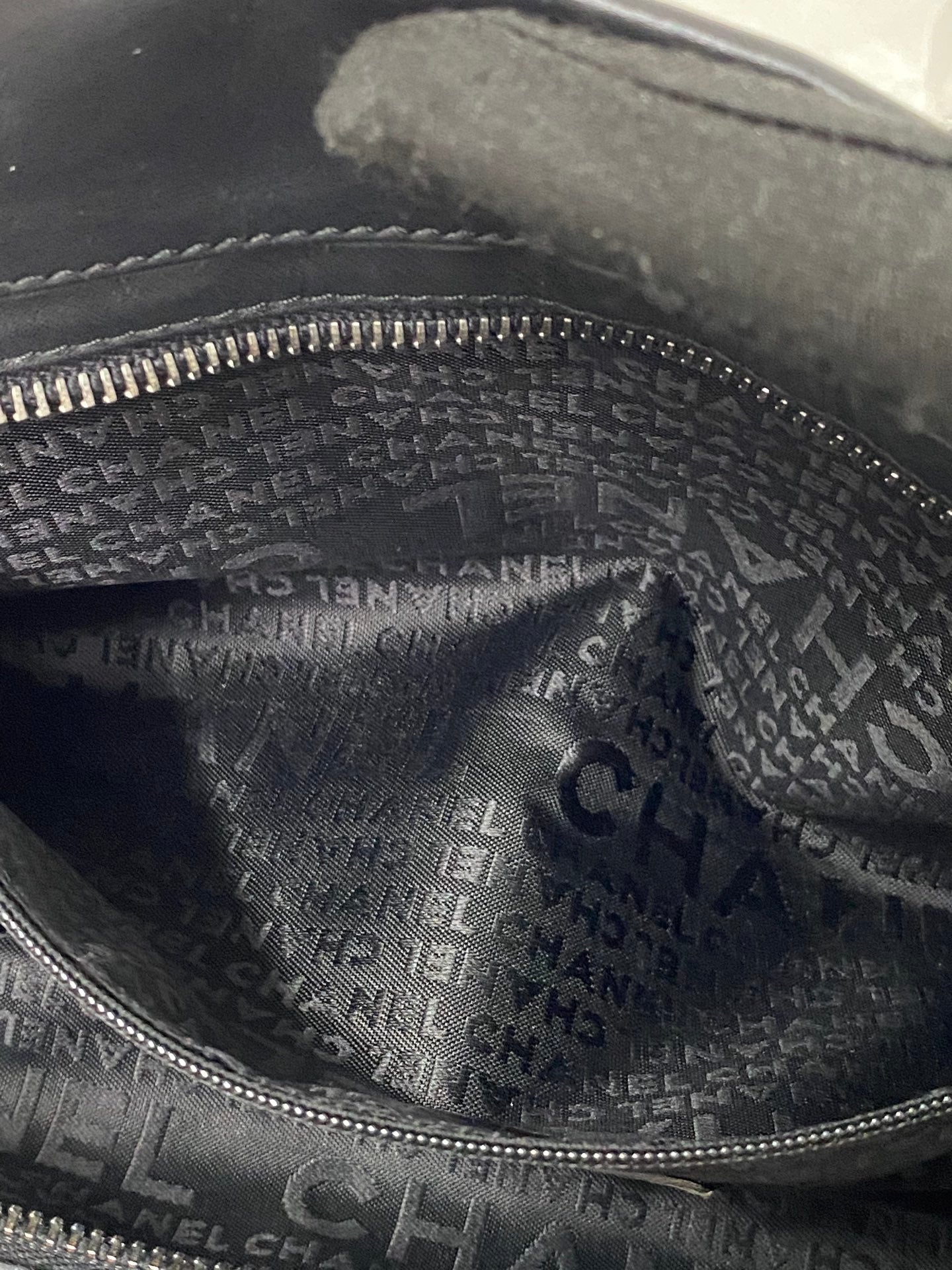CHANEL Quilted Chainbag