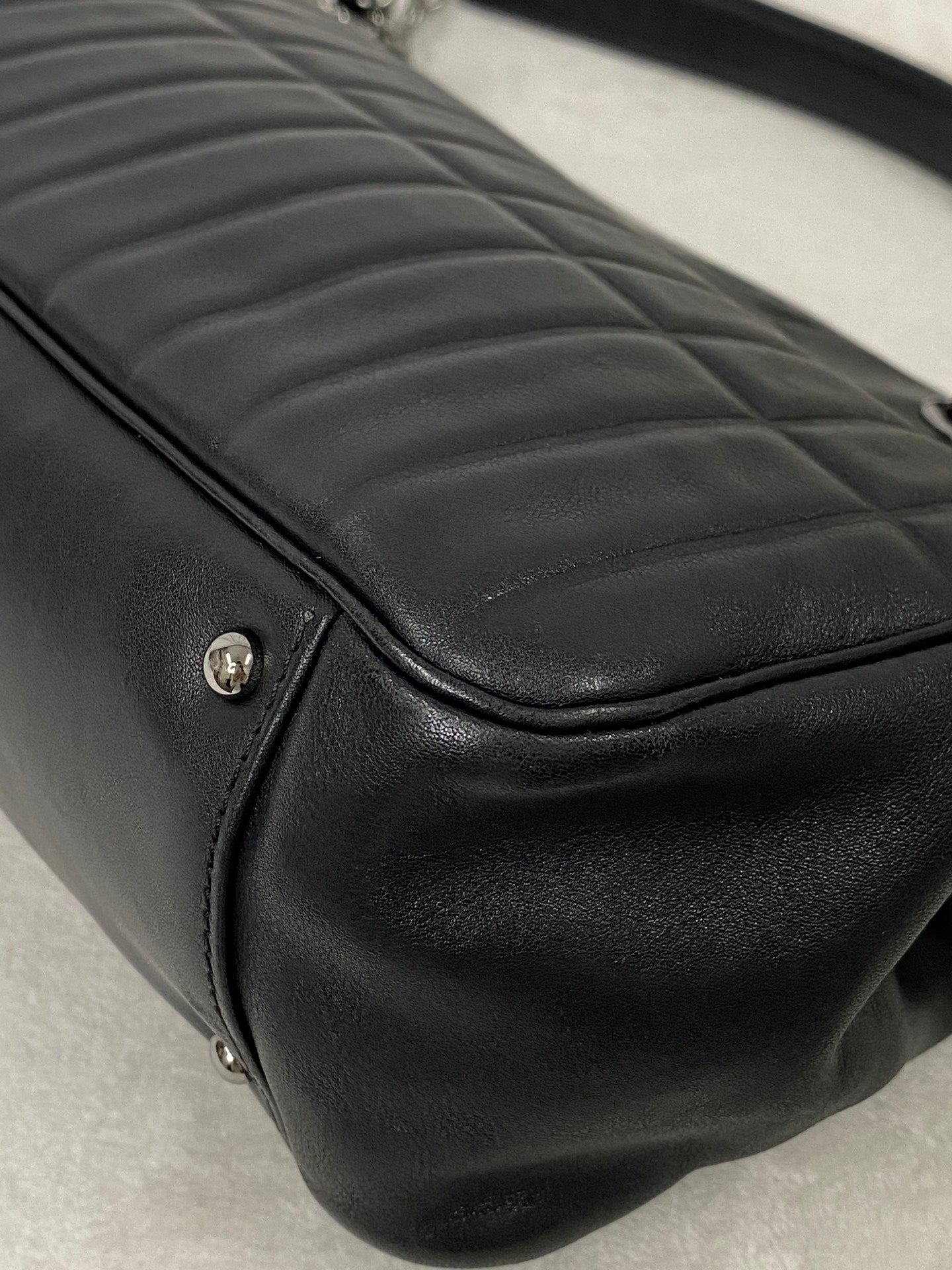 CHANEL Quilted Chainbag