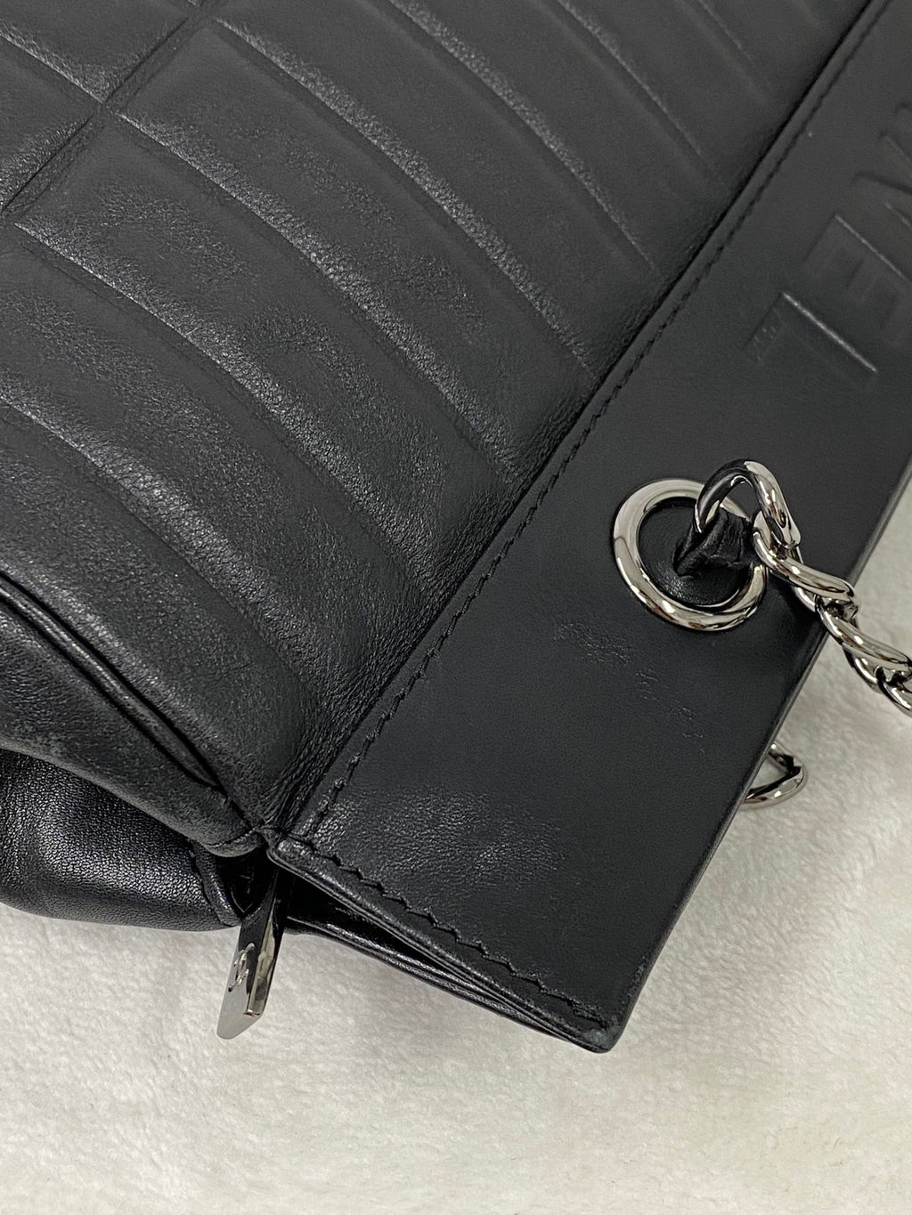 CHANEL Quilted Chainbag