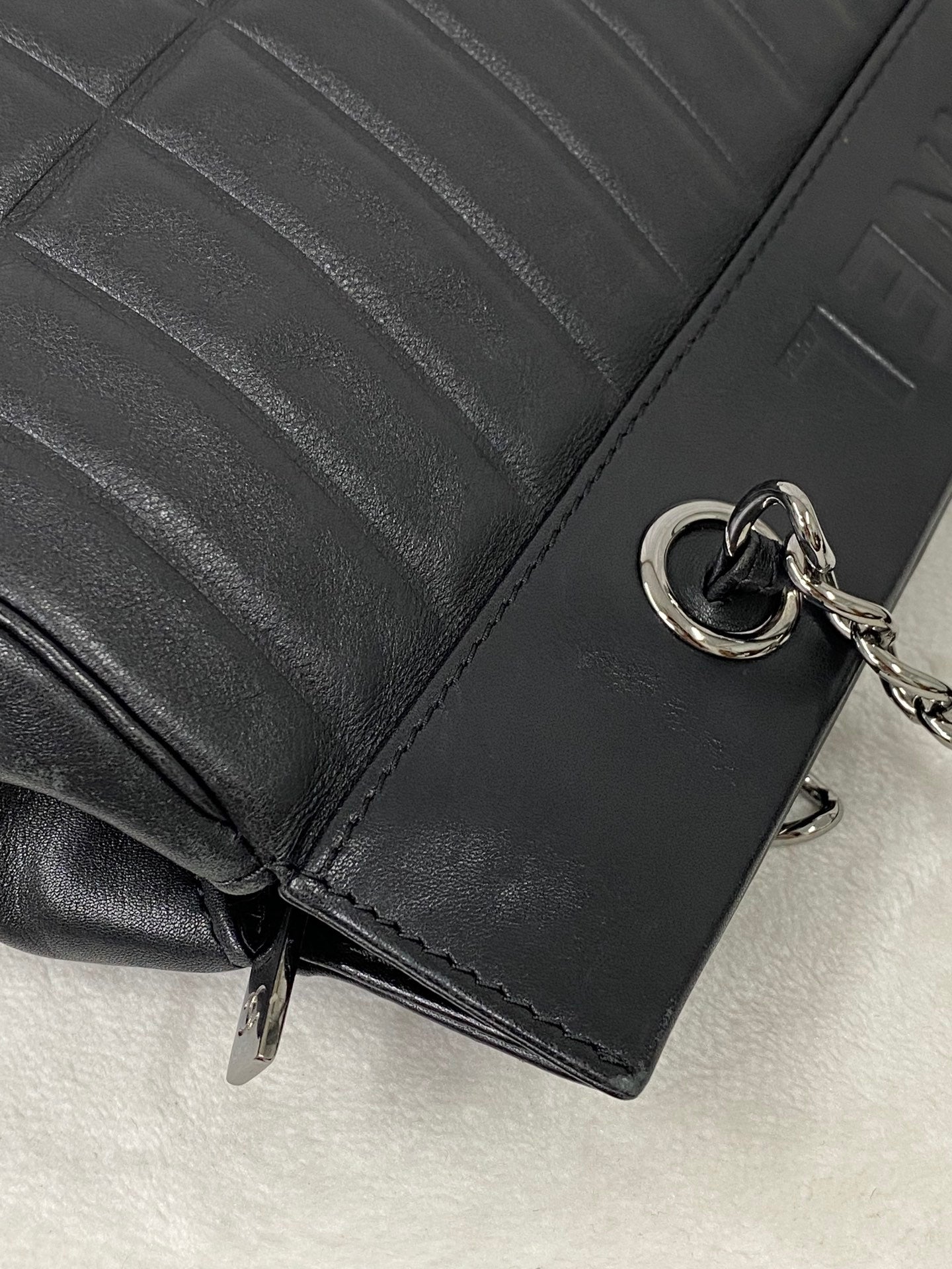 CHANEL Quilted Chainbag