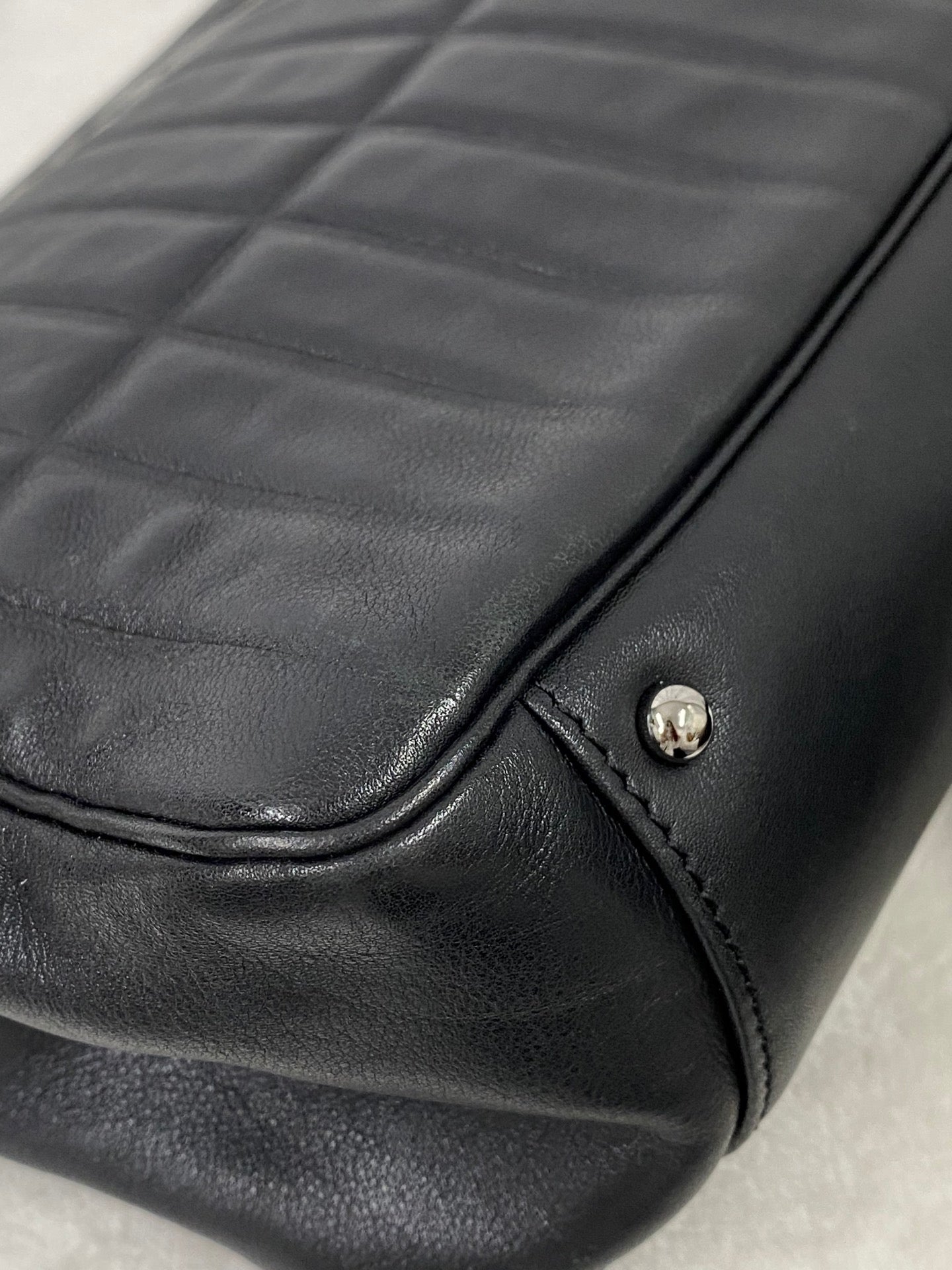 CHANEL Quilted Chainbag