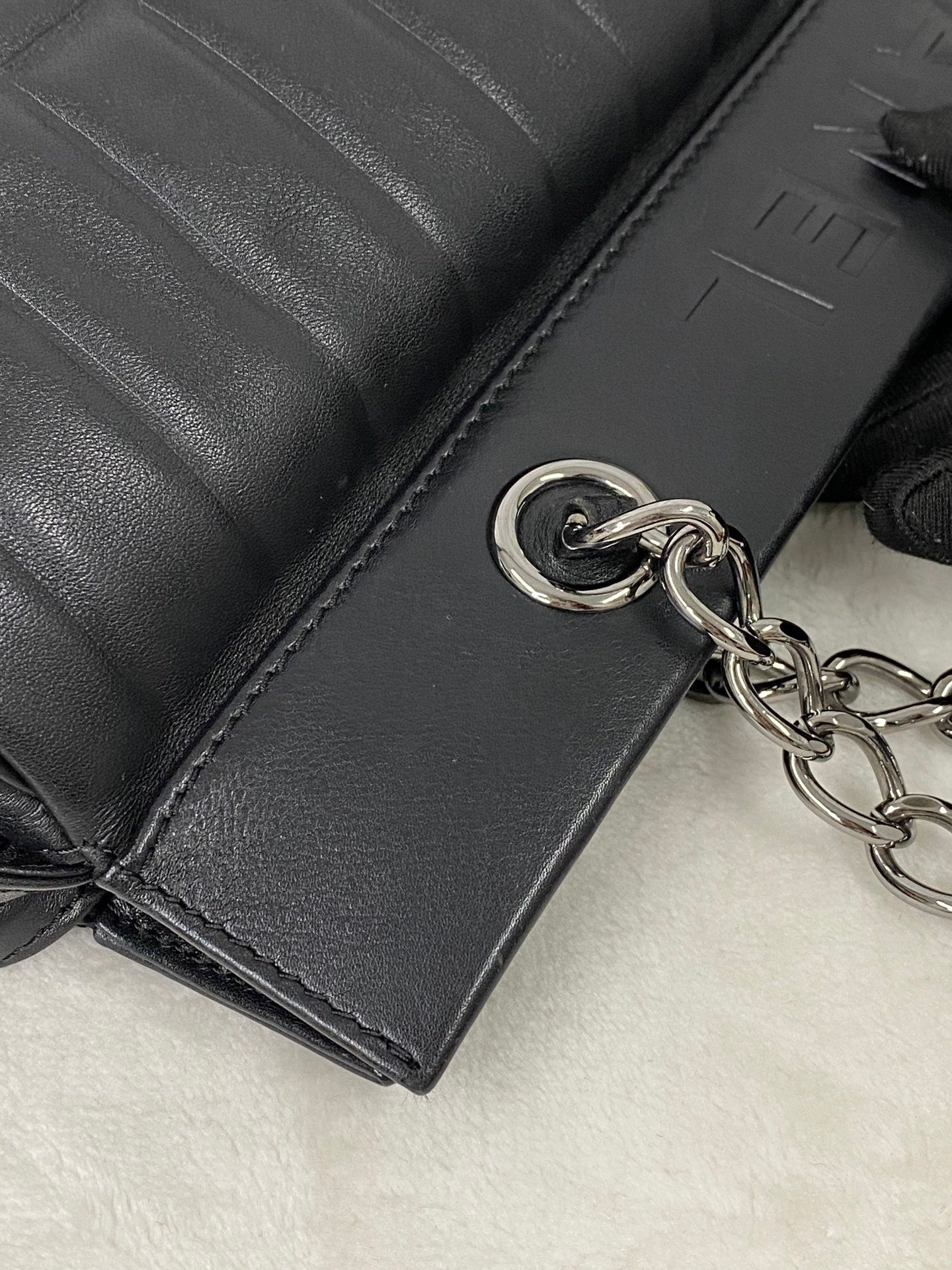 CHANEL Quilted Chainbag