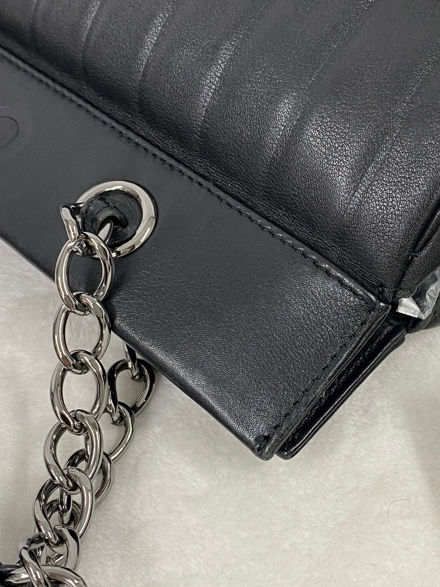 CHANEL Quilted Chainbag