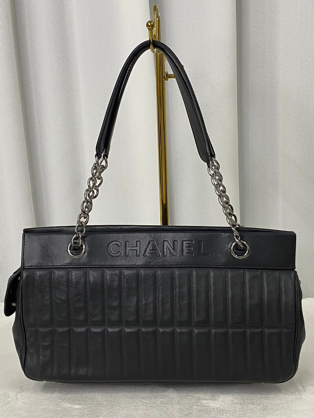 CHANEL Quilted Chainbag