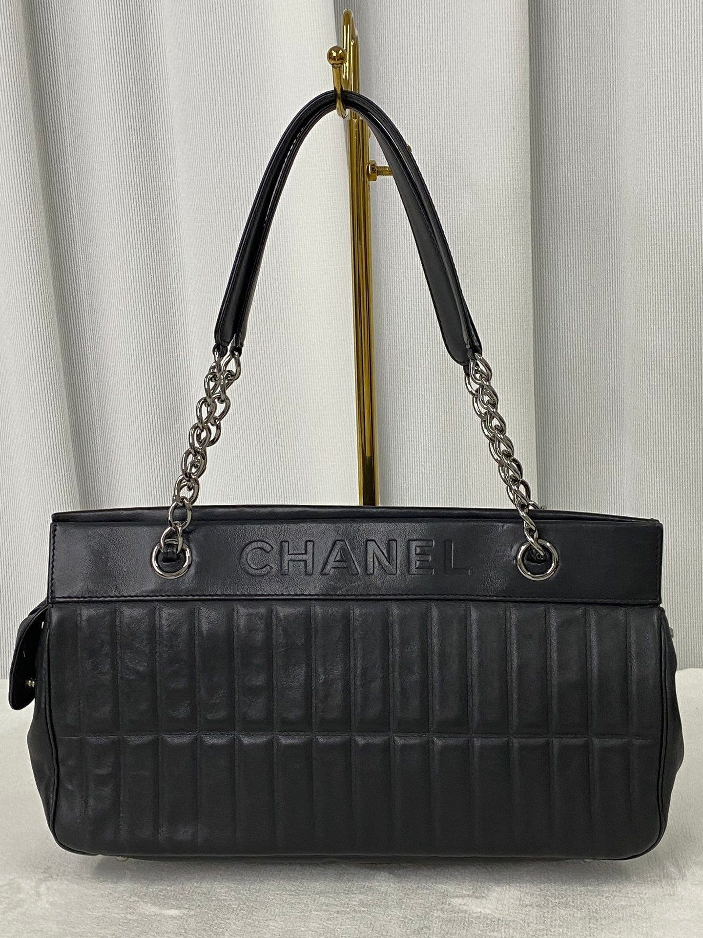 CHANEL Quilted Chainbag