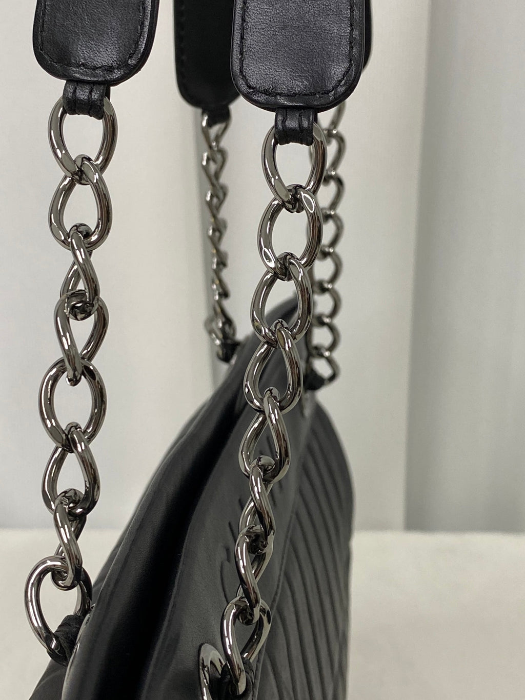 CHANEL Quilted Chainbag