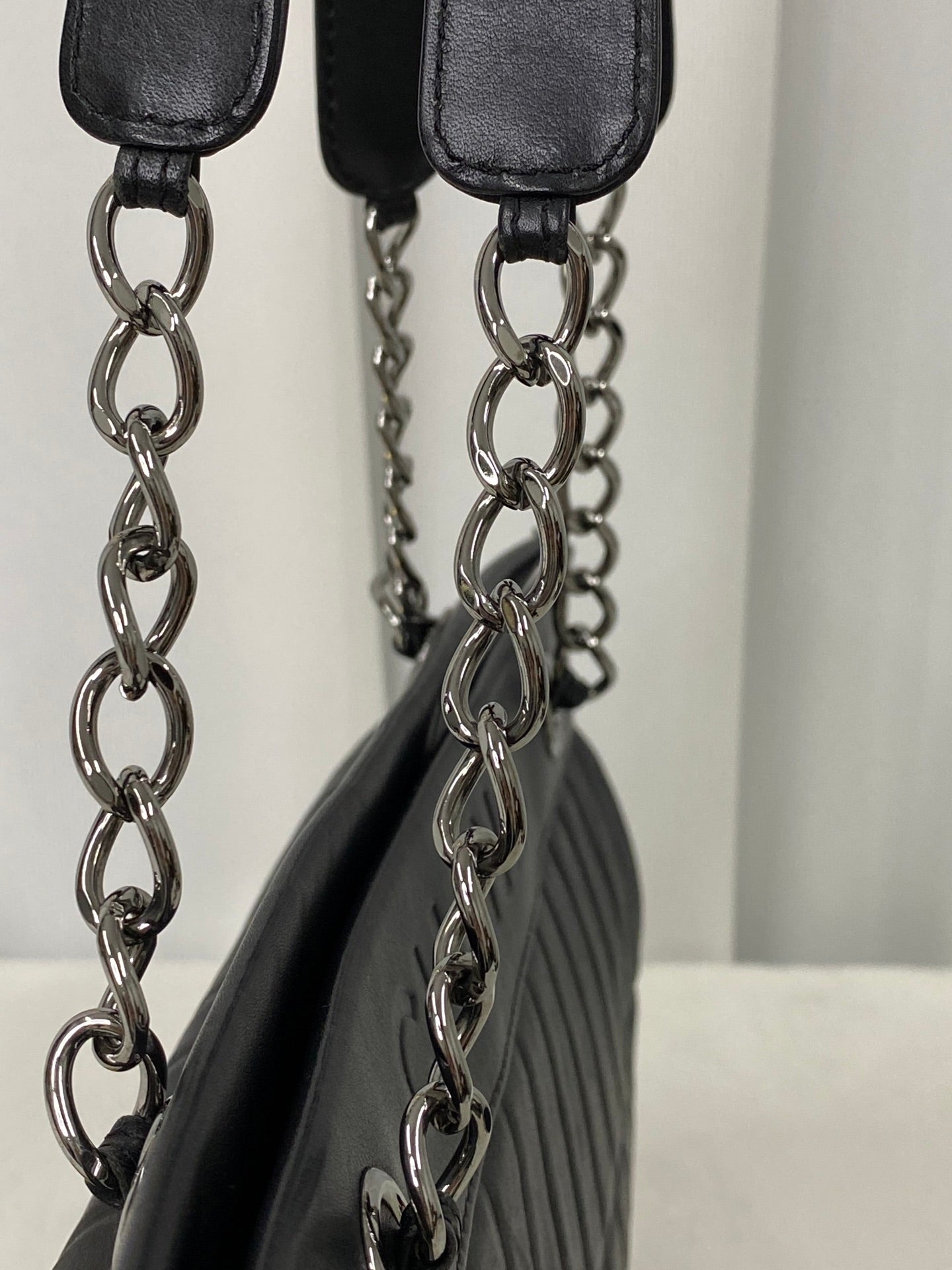 CHANEL Quilted Chainbag