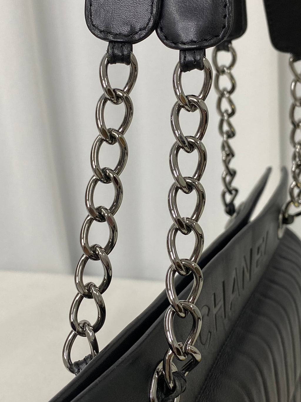 CHANEL Quilted Chainbag