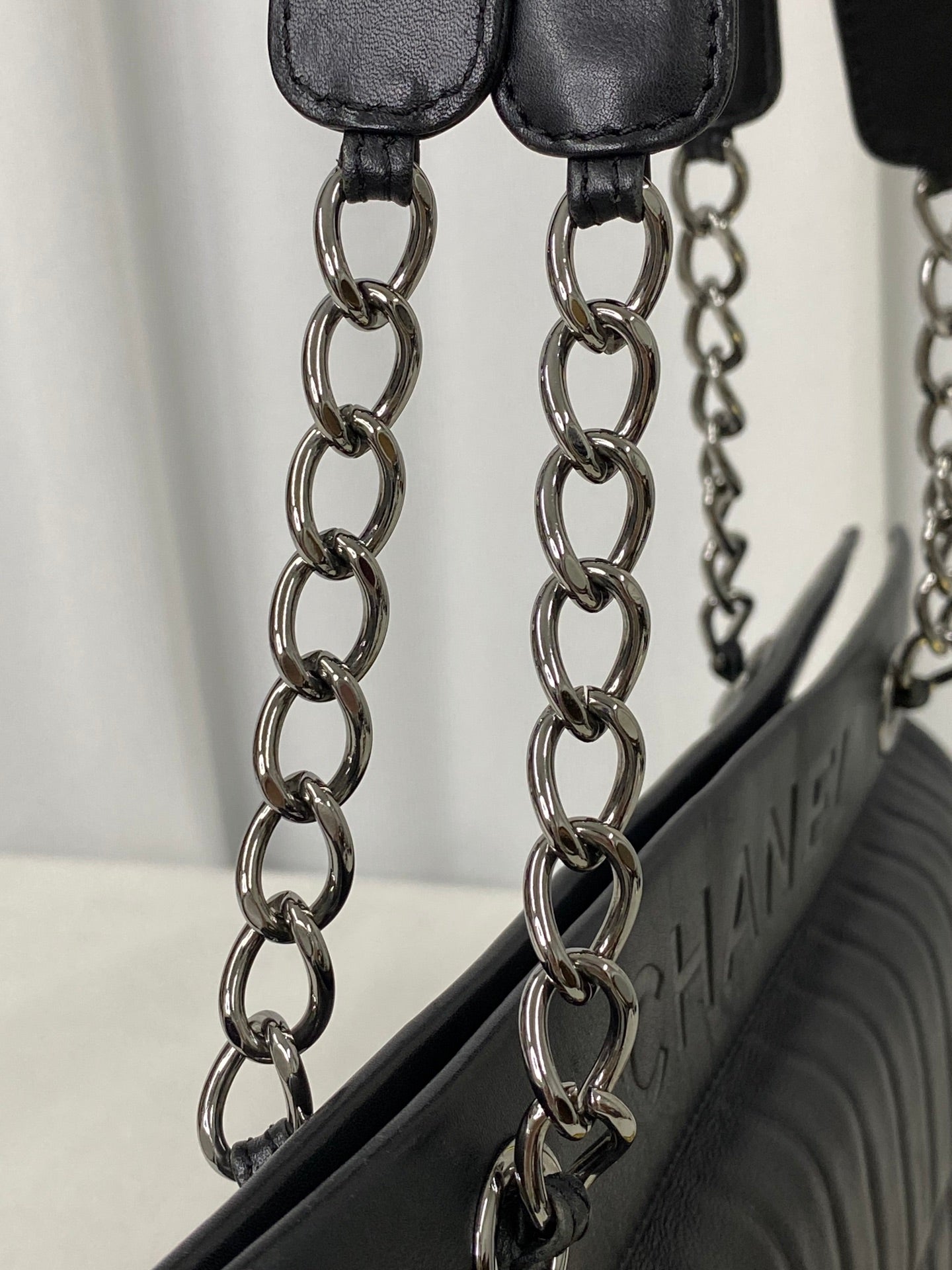 CHANEL Quilted Chainbag