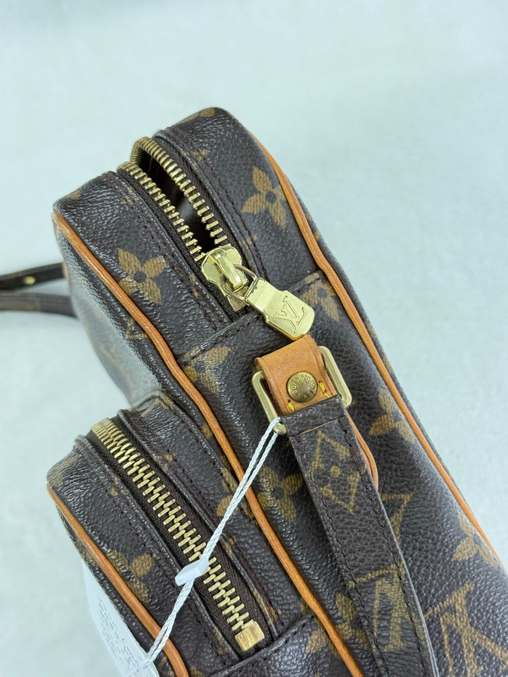 LOUIS VUITTON Monogram Camera Box Chainbag