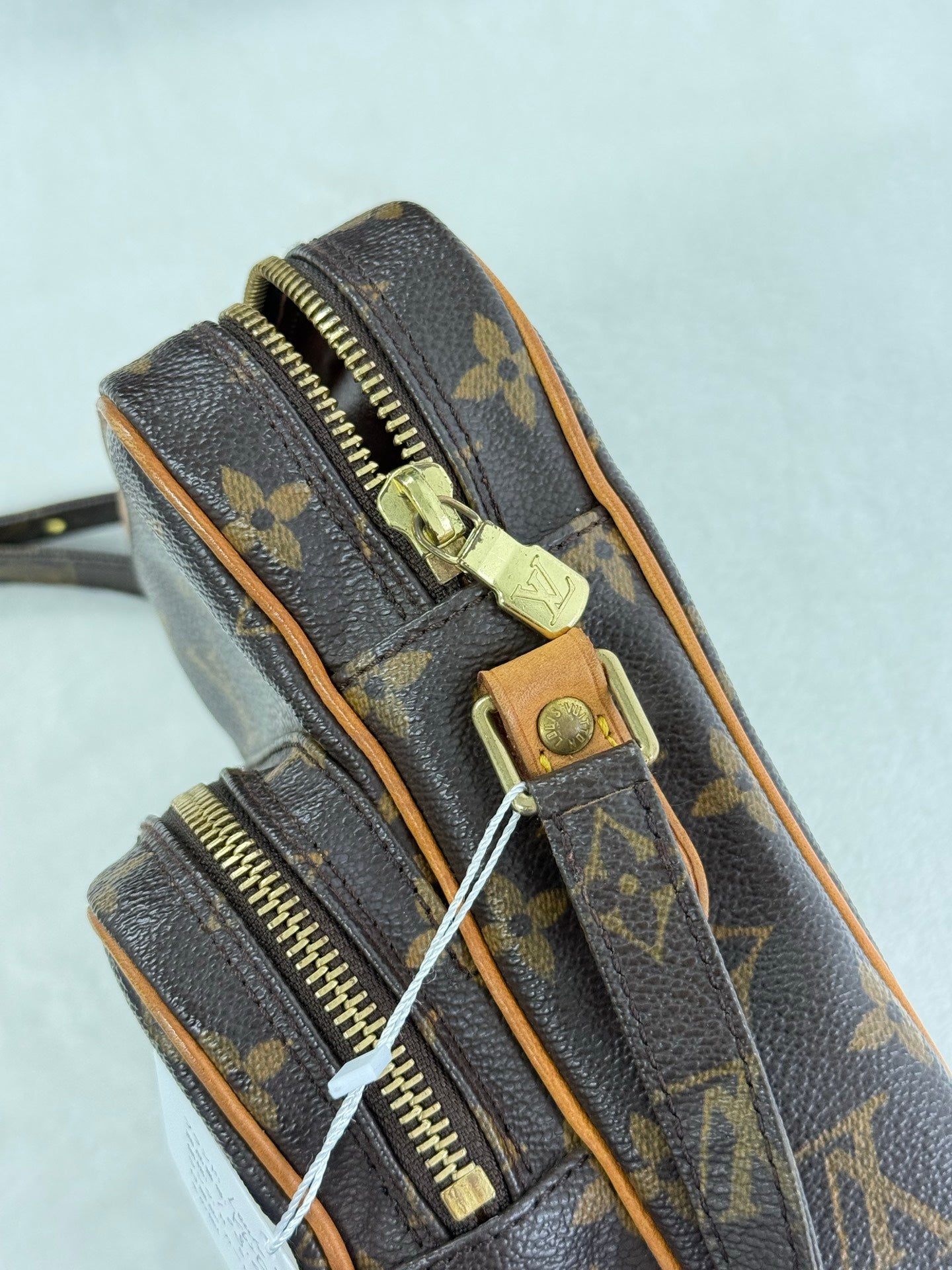 LOUIS VUITTON Monogram Camera Box Chainbag