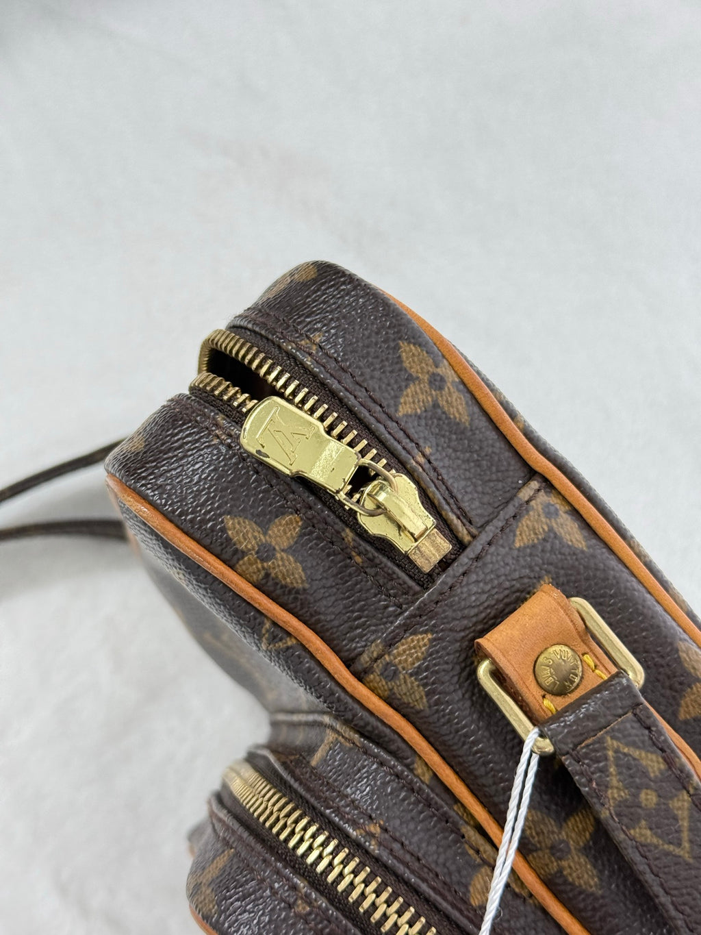 LOUIS VUITTON Monogram Camera Box Chainbag