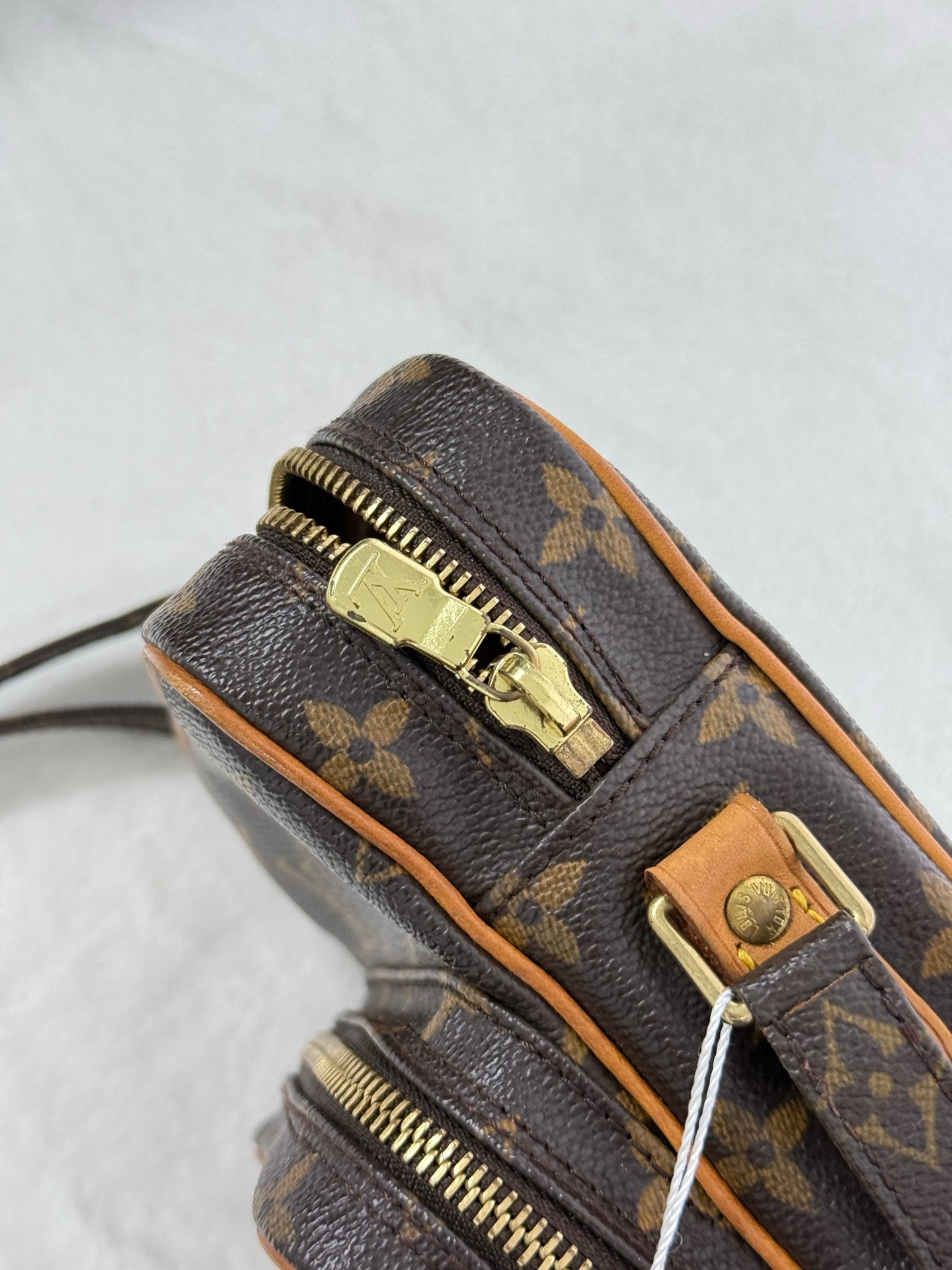 LOUIS VUITTON Monogram Camera Box Chainbag