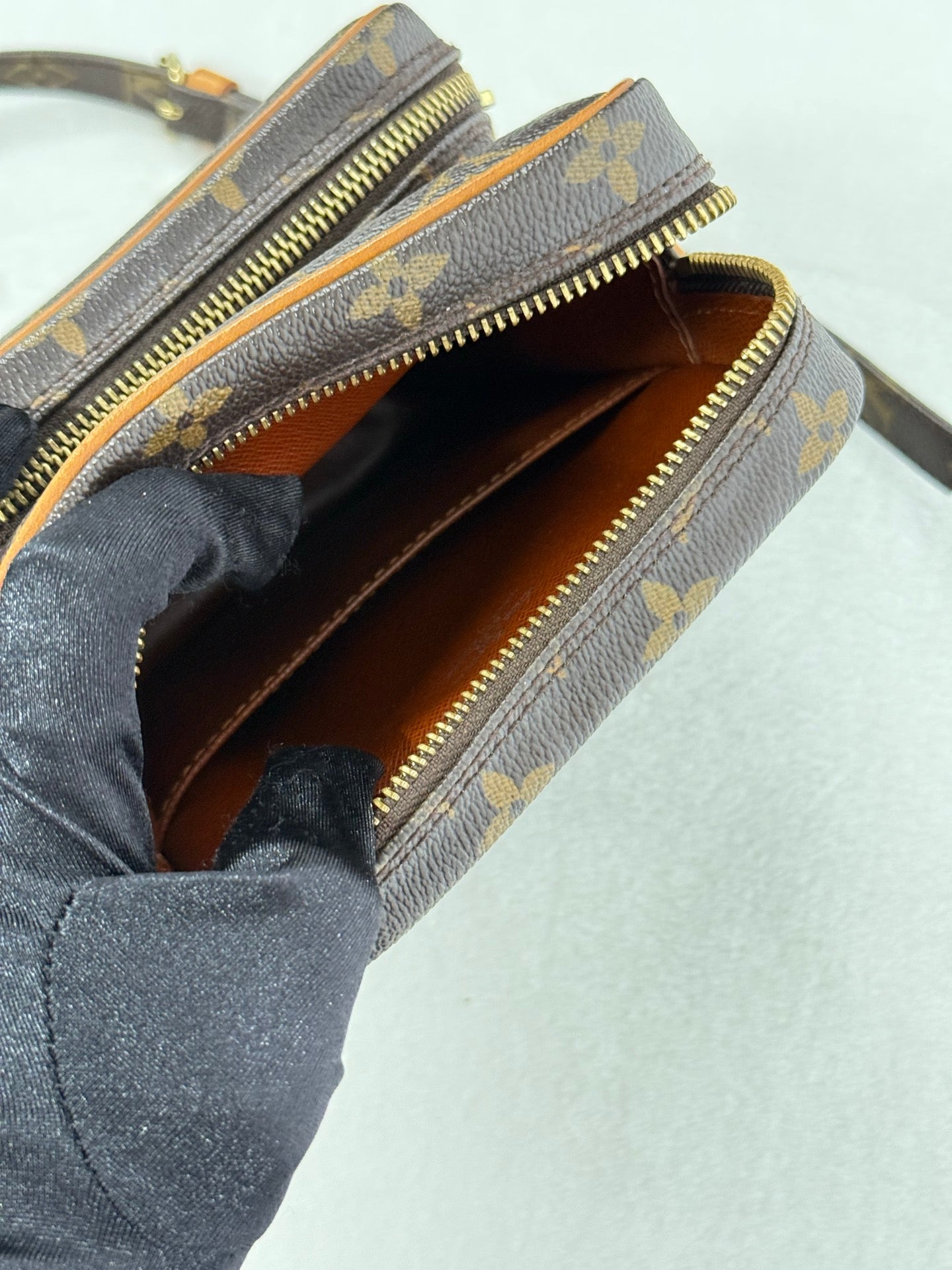 LOUIS VUITTON Monogram Camera Box Chainbag