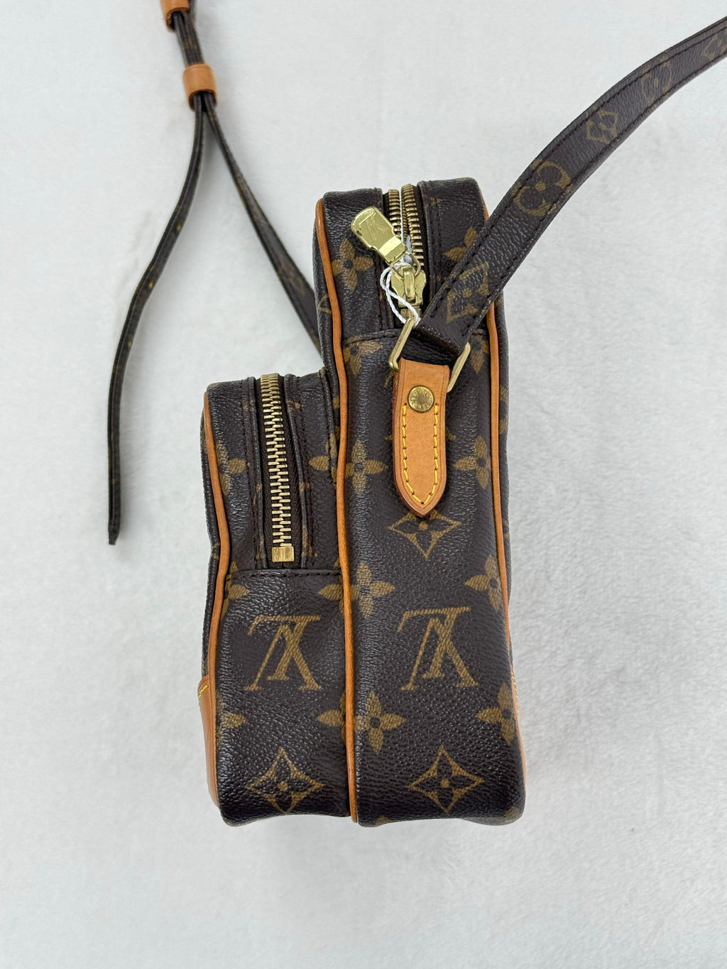 LOUIS VUITTON Monogram Camera Box Chainbag