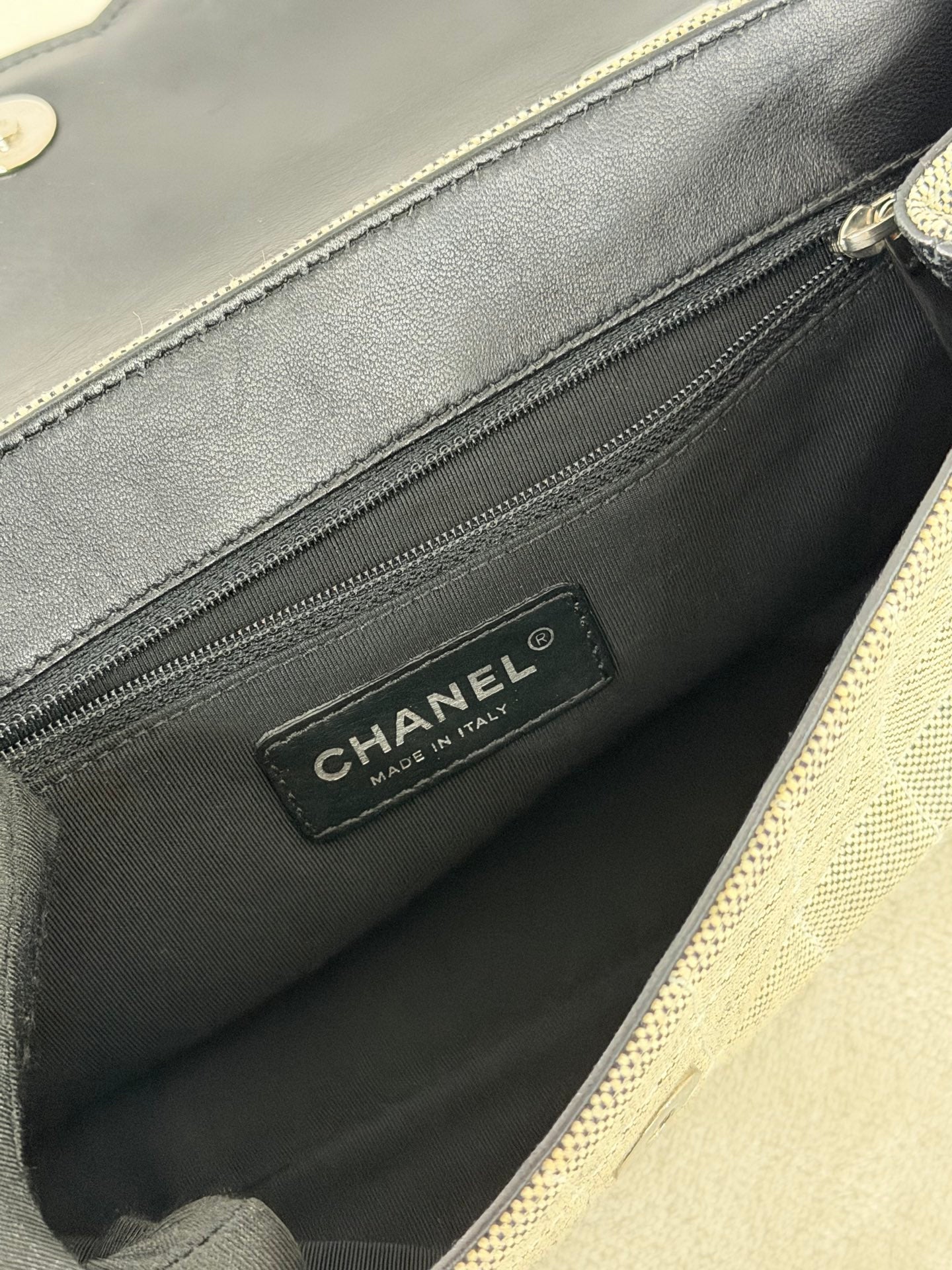 CHANEL  Camelia No.5 Chainbag