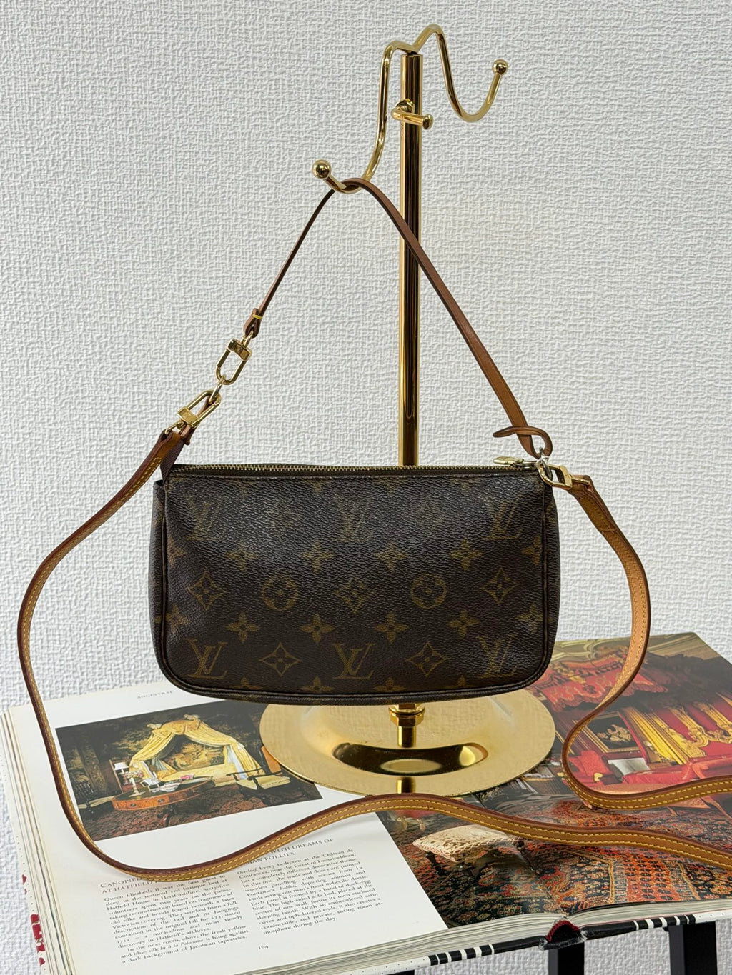 LOUIS VUITTON Monogram Shoudlerbag