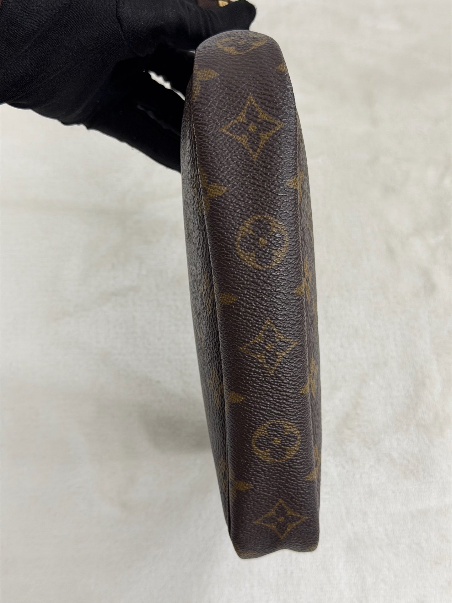 LOUIS VUITTON Monogram Shoudlerbag
